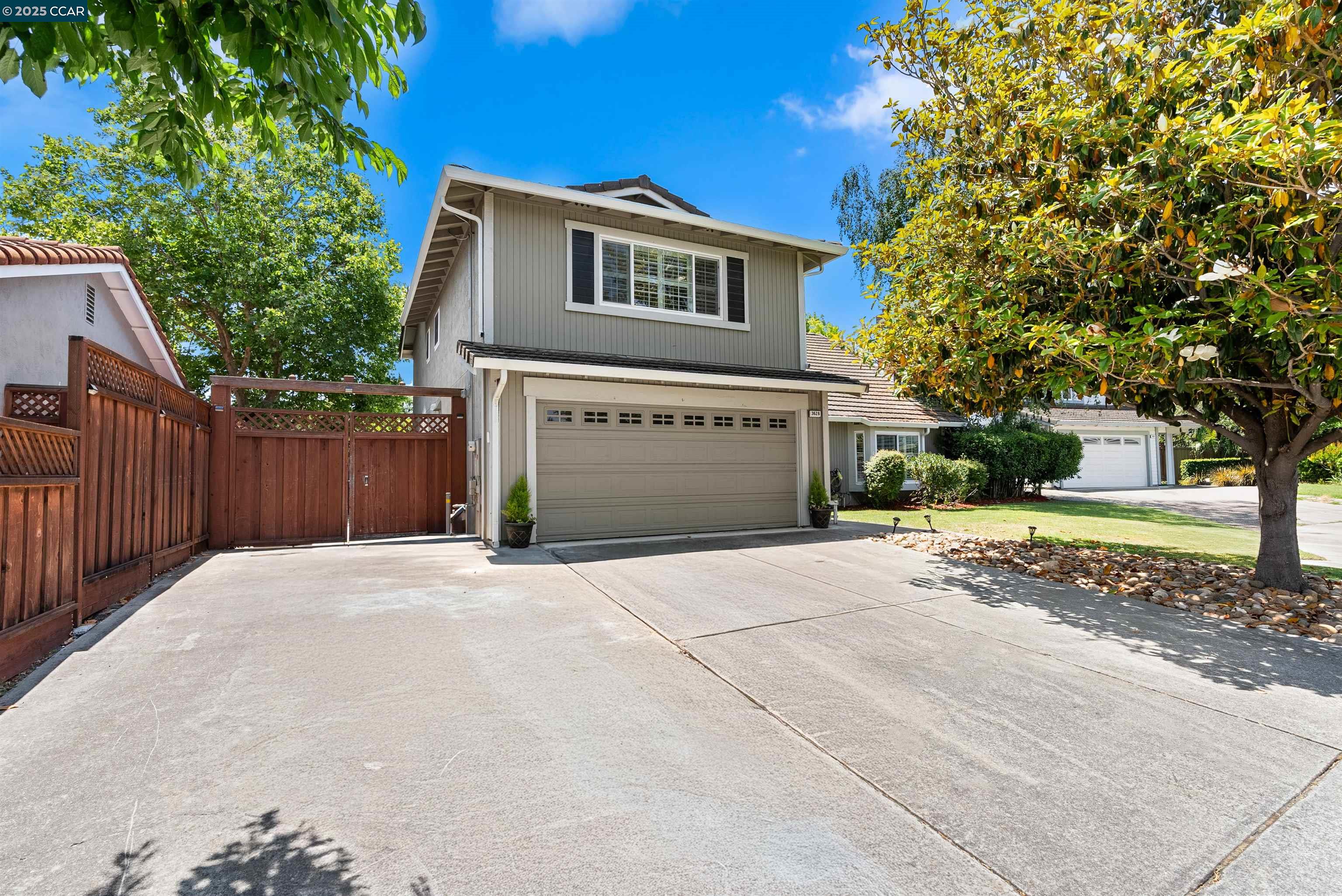 Detail Gallery Image 2 of 60 For 3628 Portsmouth Ct, Pleasanton,  CA 94588 - 5 Beds | 2/1 Baths