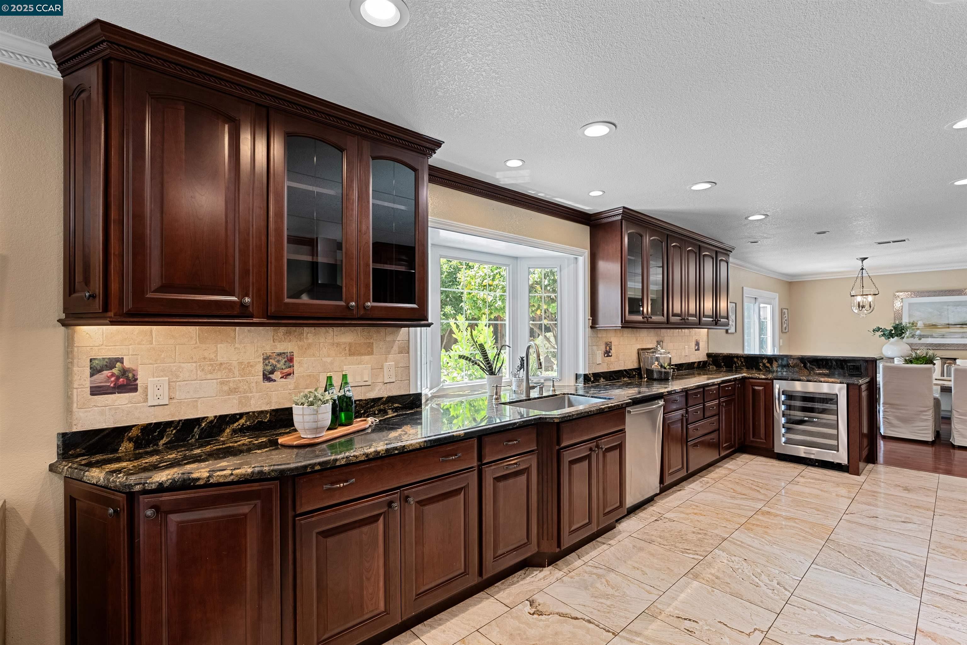 Detail Gallery Image 15 of 60 For 3628 Portsmouth Ct, Pleasanton,  CA 94588 - 5 Beds | 2/1 Baths