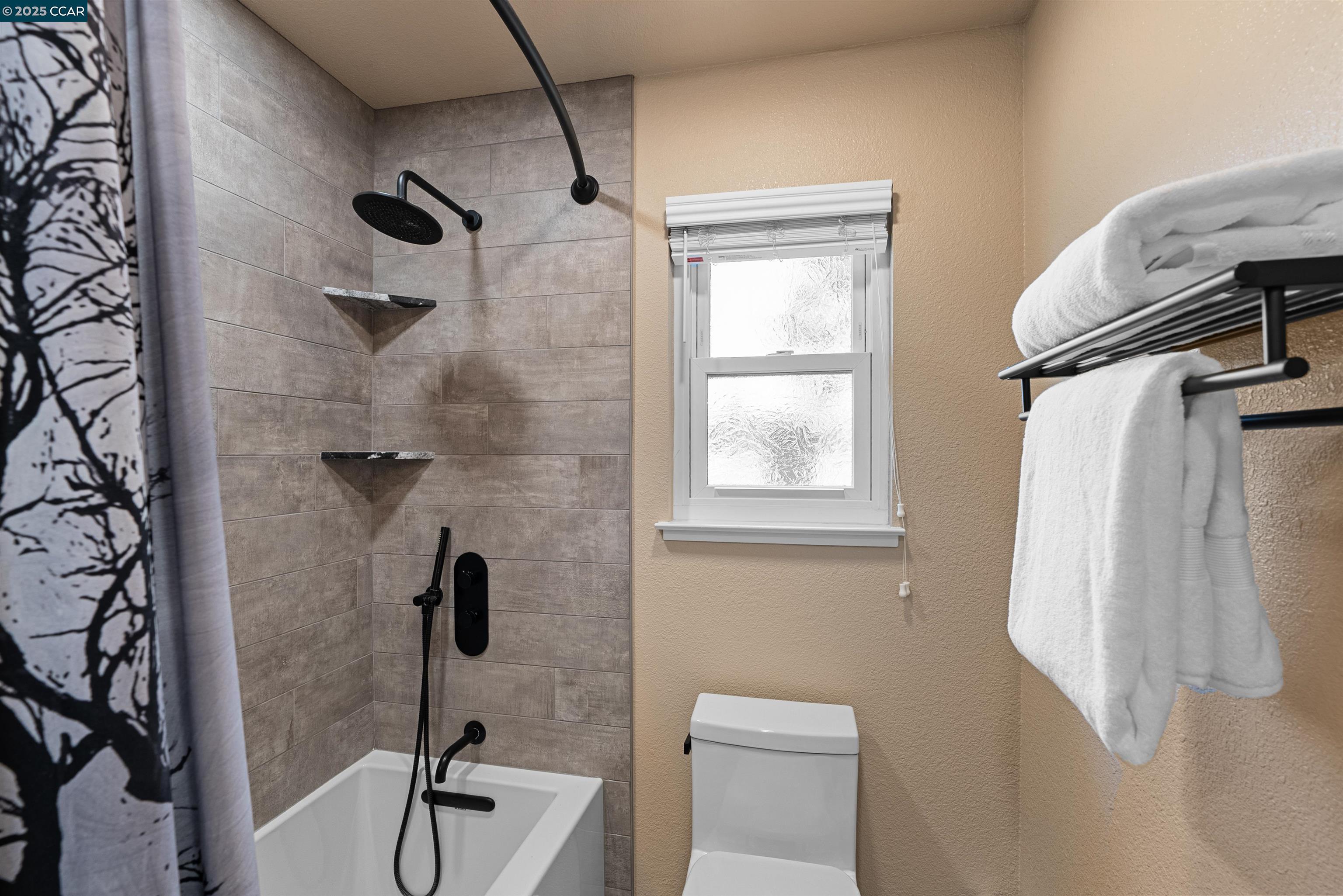Detail Gallery Image 30 of 60 For 3628 Portsmouth Ct, Pleasanton,  CA 94588 - 5 Beds | 2/1 Baths