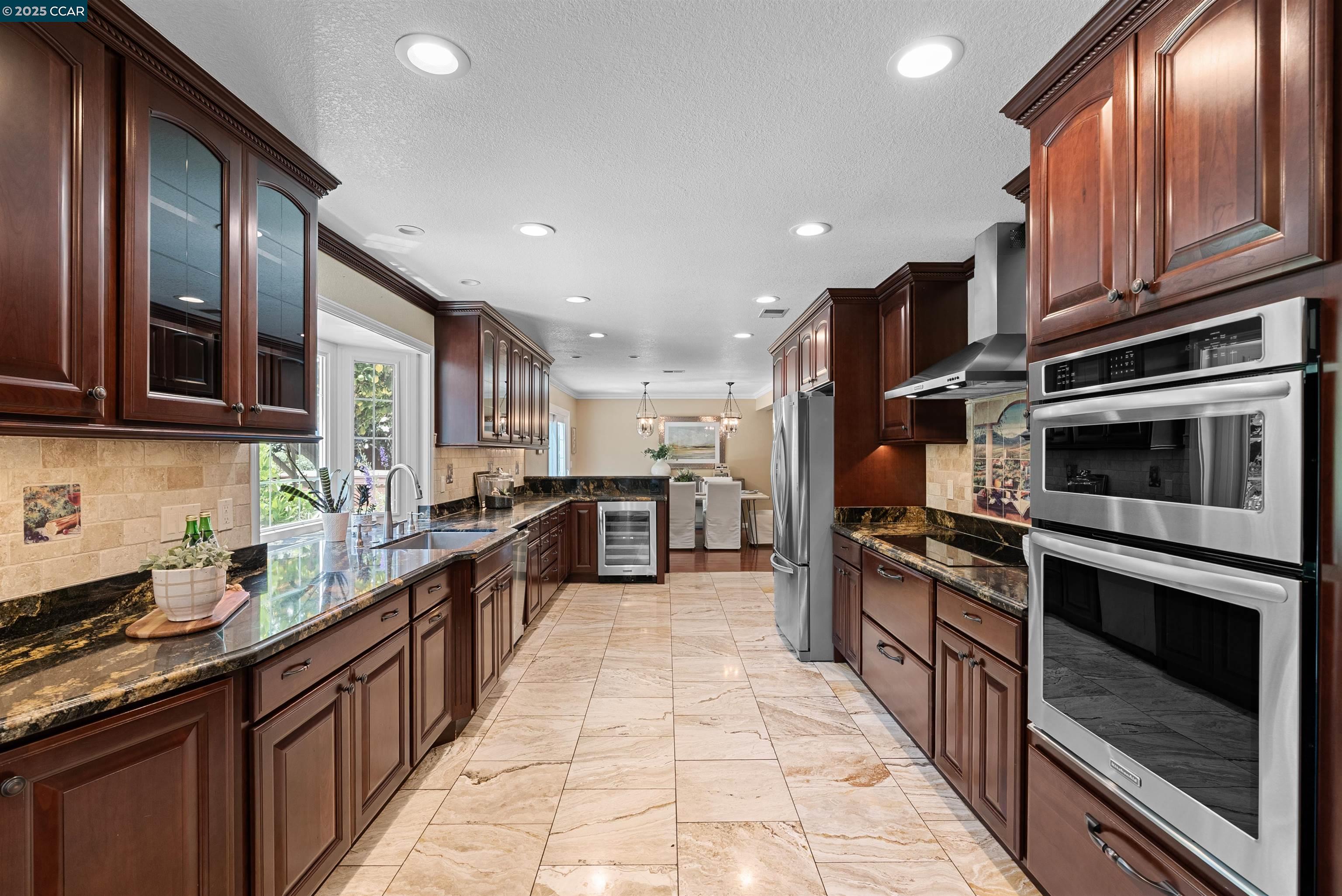 Detail Gallery Image 10 of 60 For 3628 Portsmouth Ct, Pleasanton,  CA 94588 - 5 Beds | 2/1 Baths