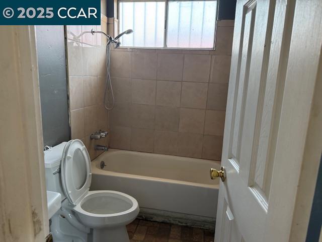 Detail Gallery Image 9 of 12 For 500 Duboce Ave, Richmond,  CA 94801 - 2 Beds | 1 Baths