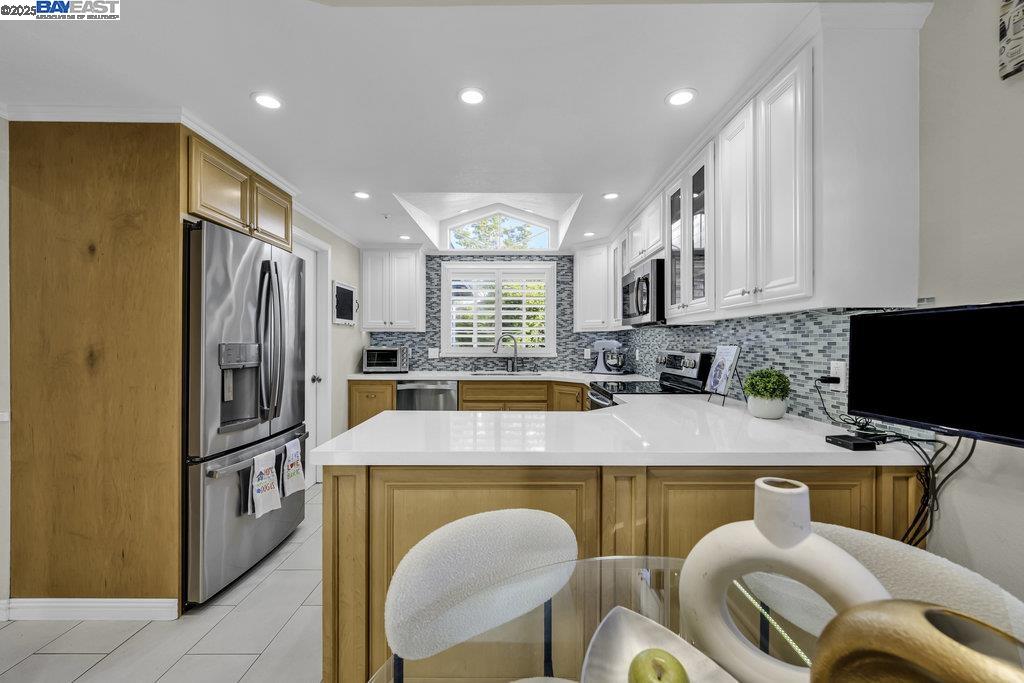 Detail Gallery Image 13 of 58 For 344 Kansas Way, Fremont,  CA 94539 - 4 Beds | 3/1 Baths