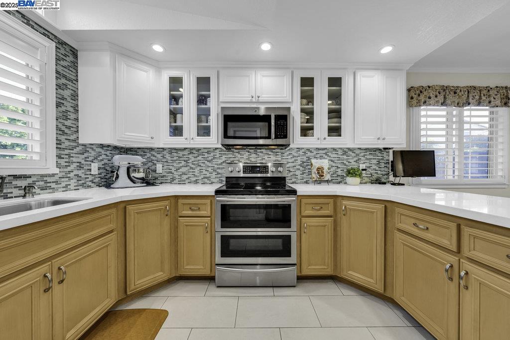 Detail Gallery Image 15 of 58 For 344 Kansas Way, Fremont,  CA 94539 - 4 Beds | 3/1 Baths