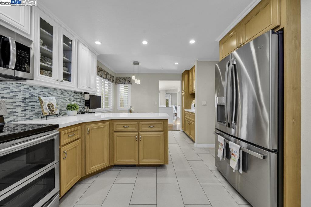 Detail Gallery Image 17 of 58 For 344 Kansas Way, Fremont,  CA 94539 - 4 Beds | 3/1 Baths