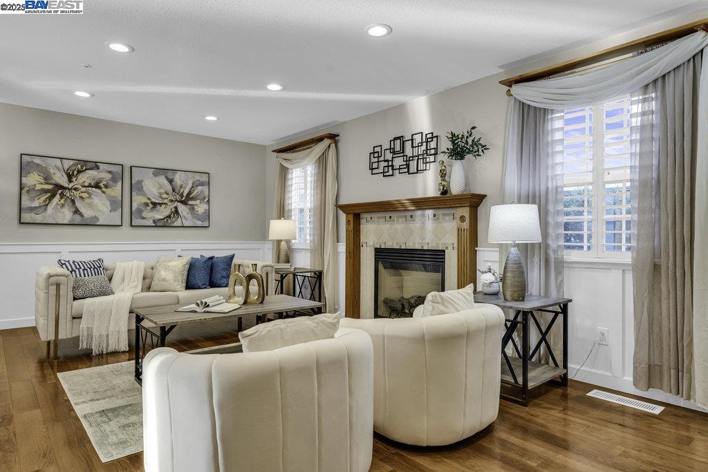 Detail Gallery Image 8 of 58 For 344 Kansas Way, Fremont,  CA 94539 - 4 Beds | 3/1 Baths