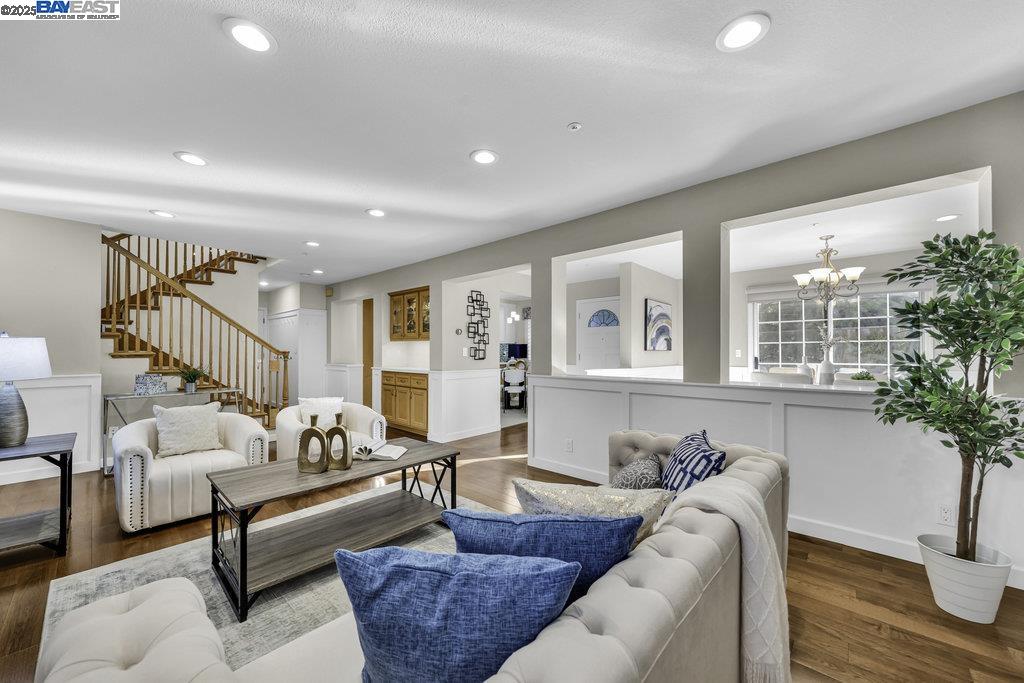 Detail Gallery Image 10 of 58 For 344 Kansas Way, Fremont,  CA 94539 - 4 Beds | 3/1 Baths