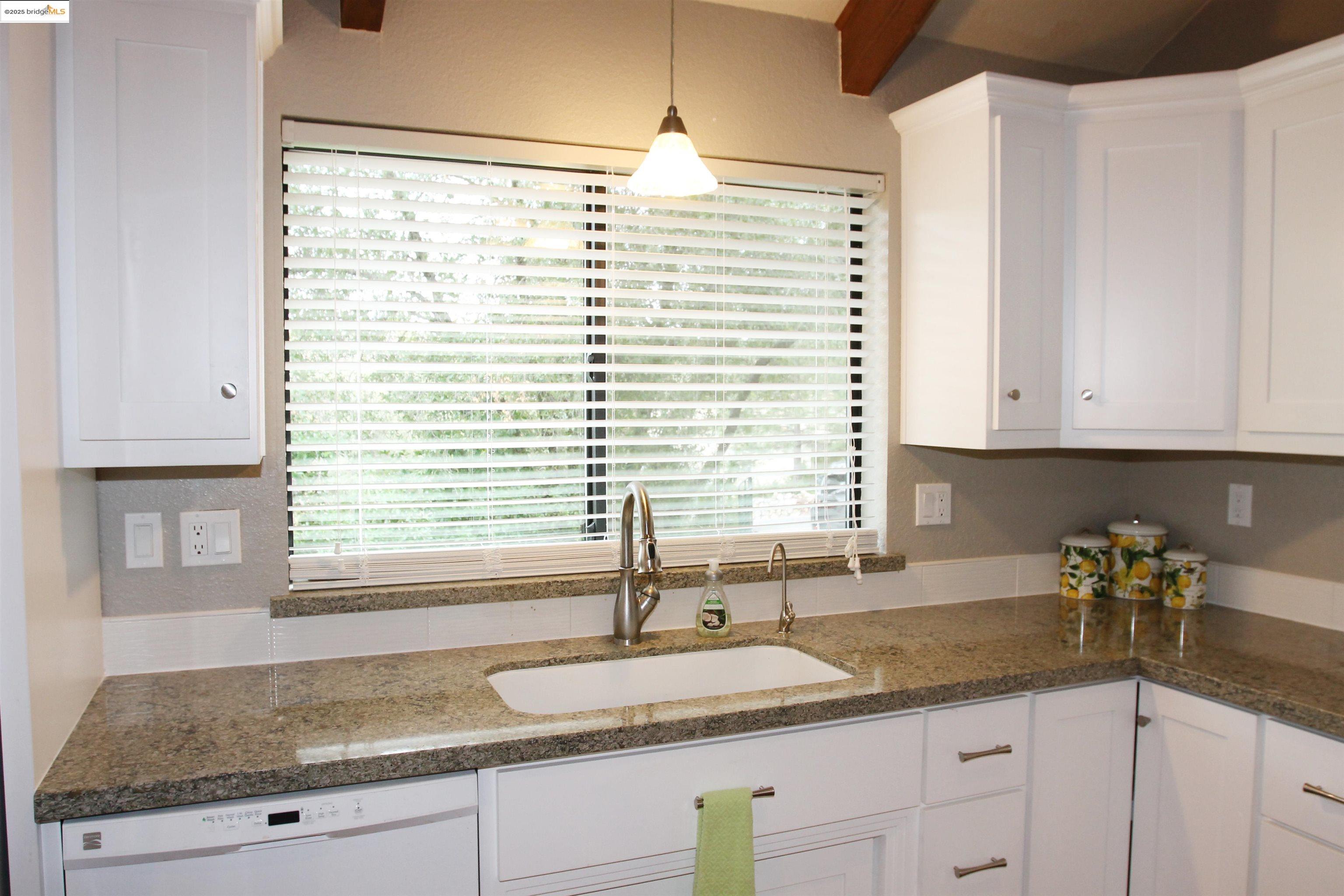 Detail Gallery Image 8 of 30 For 23642 Porcina Way, Columbia,  CA 95310 - 3 Beds | 3/1 Baths