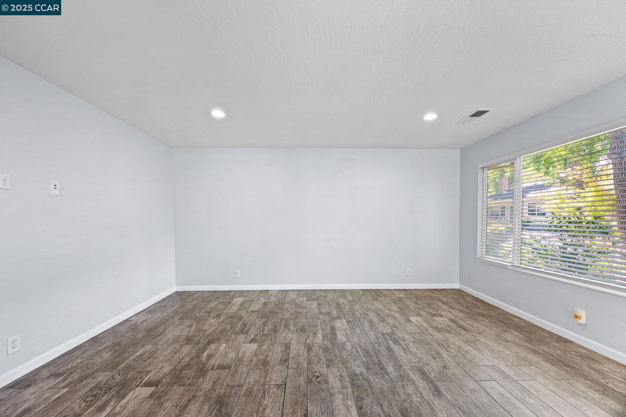 Photo #10: 41103999 Listing: Photo #10