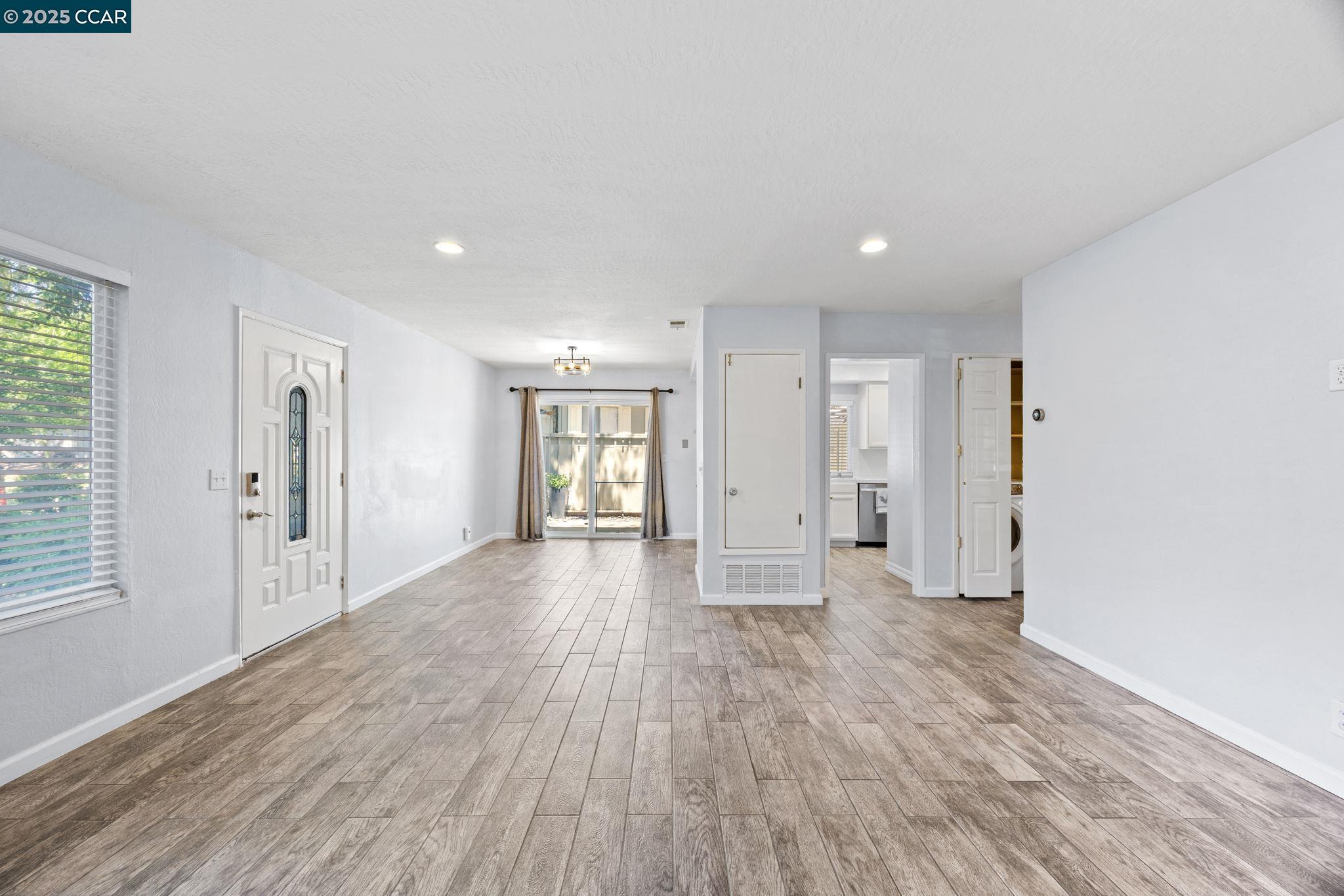 Photo #11: 41103999 Listing: Photo #11