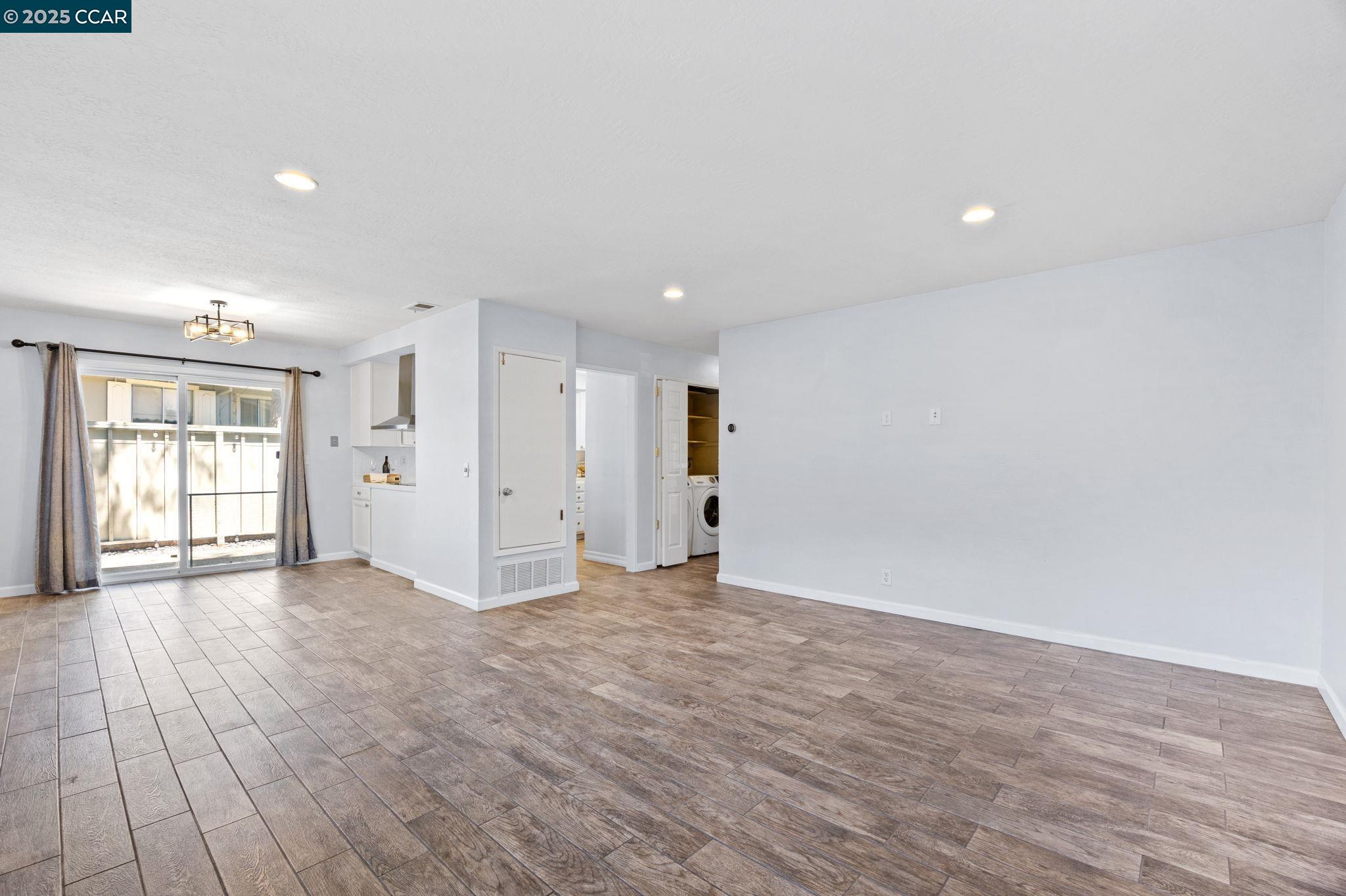 Photo #12: 41103999 Listing: Photo #12