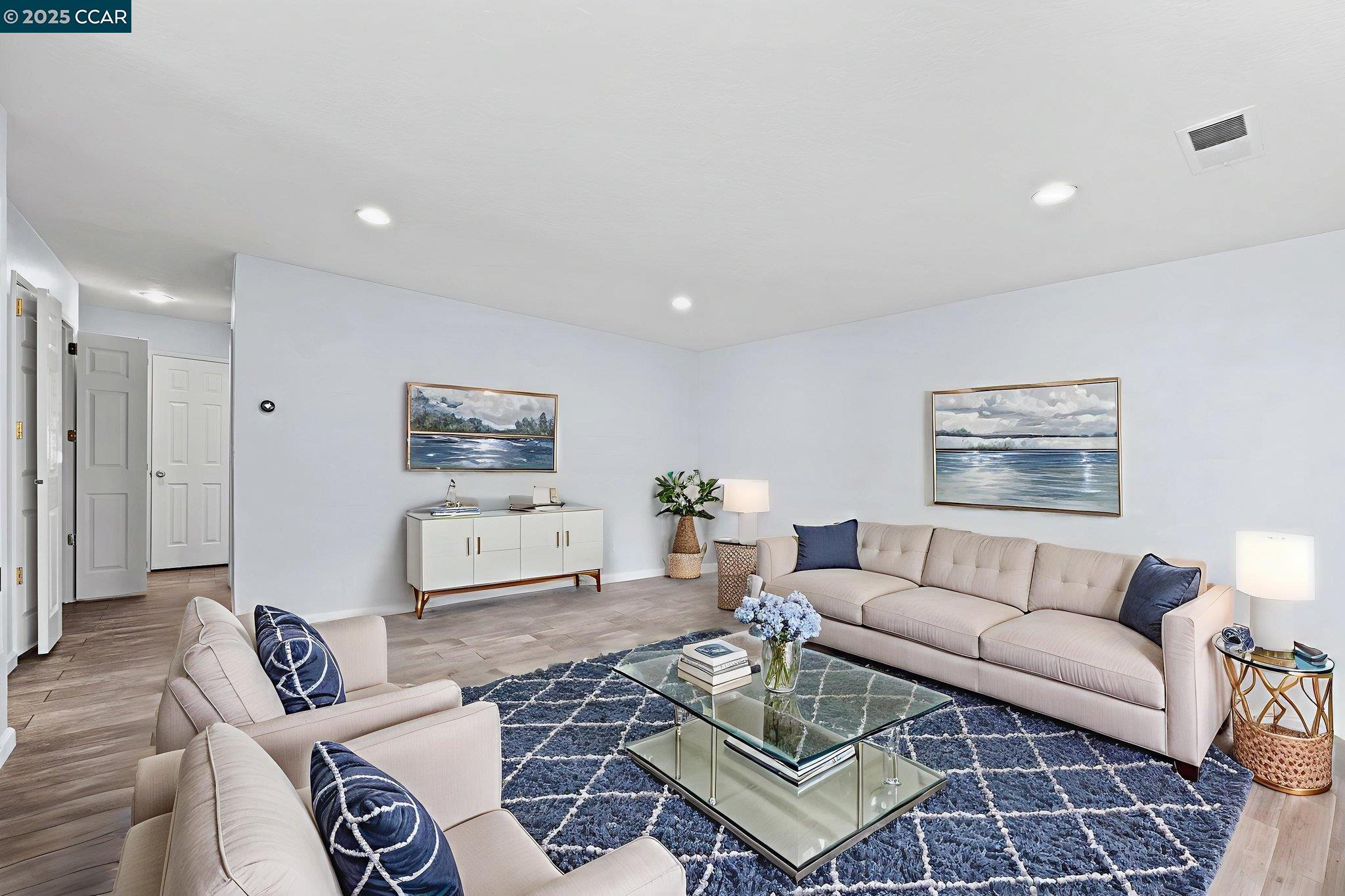 Photo #9: 41103999 Listing: Photo #9