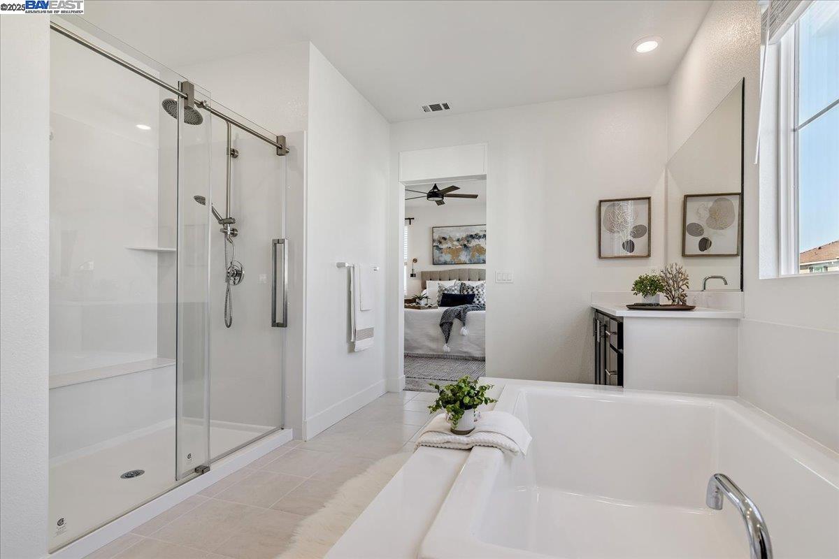 Detail Gallery Image 19 of 36 For 5360 Trimonti Cir, Antioch,  CA 94531 - 5 Beds | 3/1 Baths