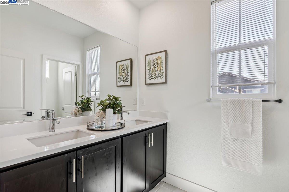 Detail Gallery Image 23 of 36 For 5360 Trimonti Cir, Antioch,  CA 94531 - 5 Beds | 3/1 Baths
