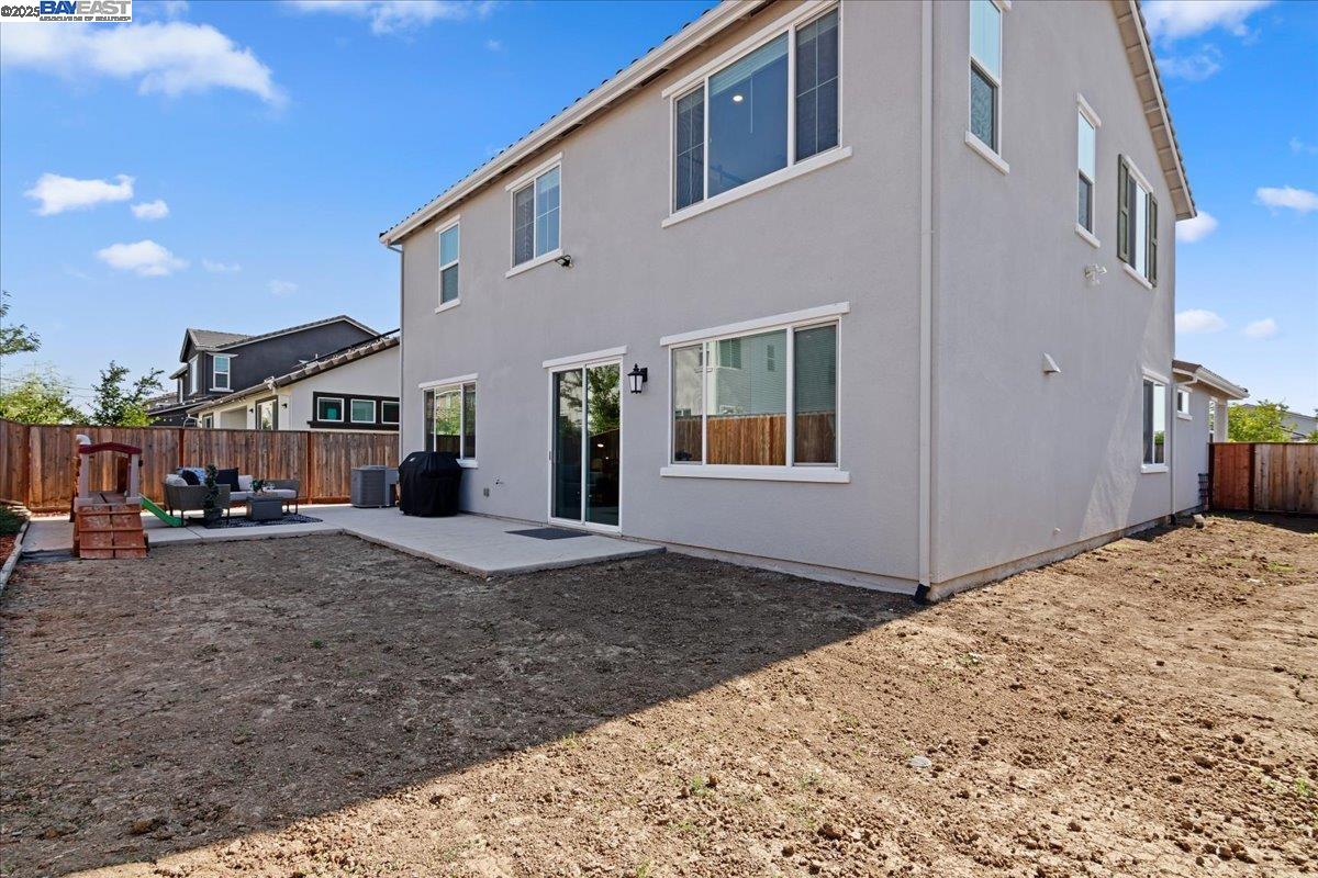 Detail Gallery Image 27 of 36 For 5360 Trimonti Cir, Antioch,  CA 94531 - 5 Beds | 3/1 Baths