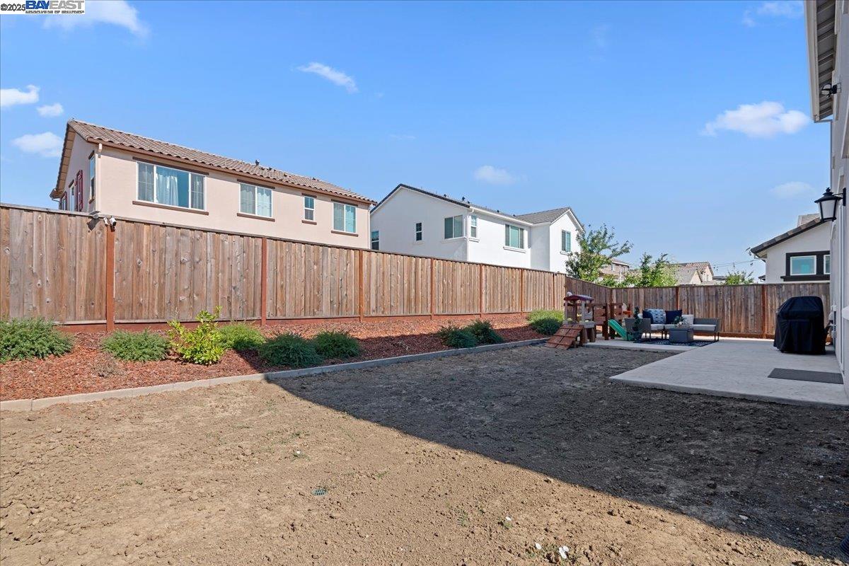 Detail Gallery Image 28 of 36 For 5360 Trimonti Cir, Antioch,  CA 94531 - 5 Beds | 3/1 Baths