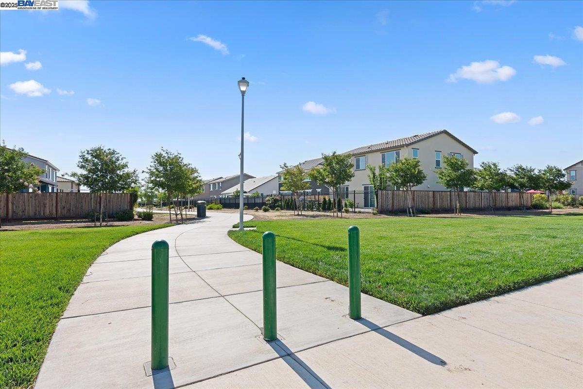Detail Gallery Image 31 of 36 For 5360 Trimonti Cir, Antioch,  CA 94531 - 5 Beds | 3/1 Baths