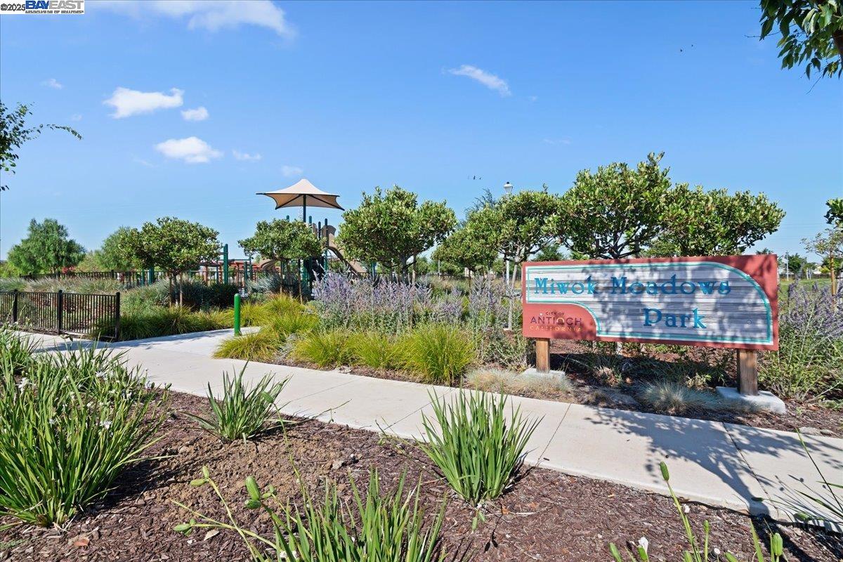 Detail Gallery Image 32 of 36 For 5360 Trimonti Cir, Antioch,  CA 94531 - 5 Beds | 3/1 Baths