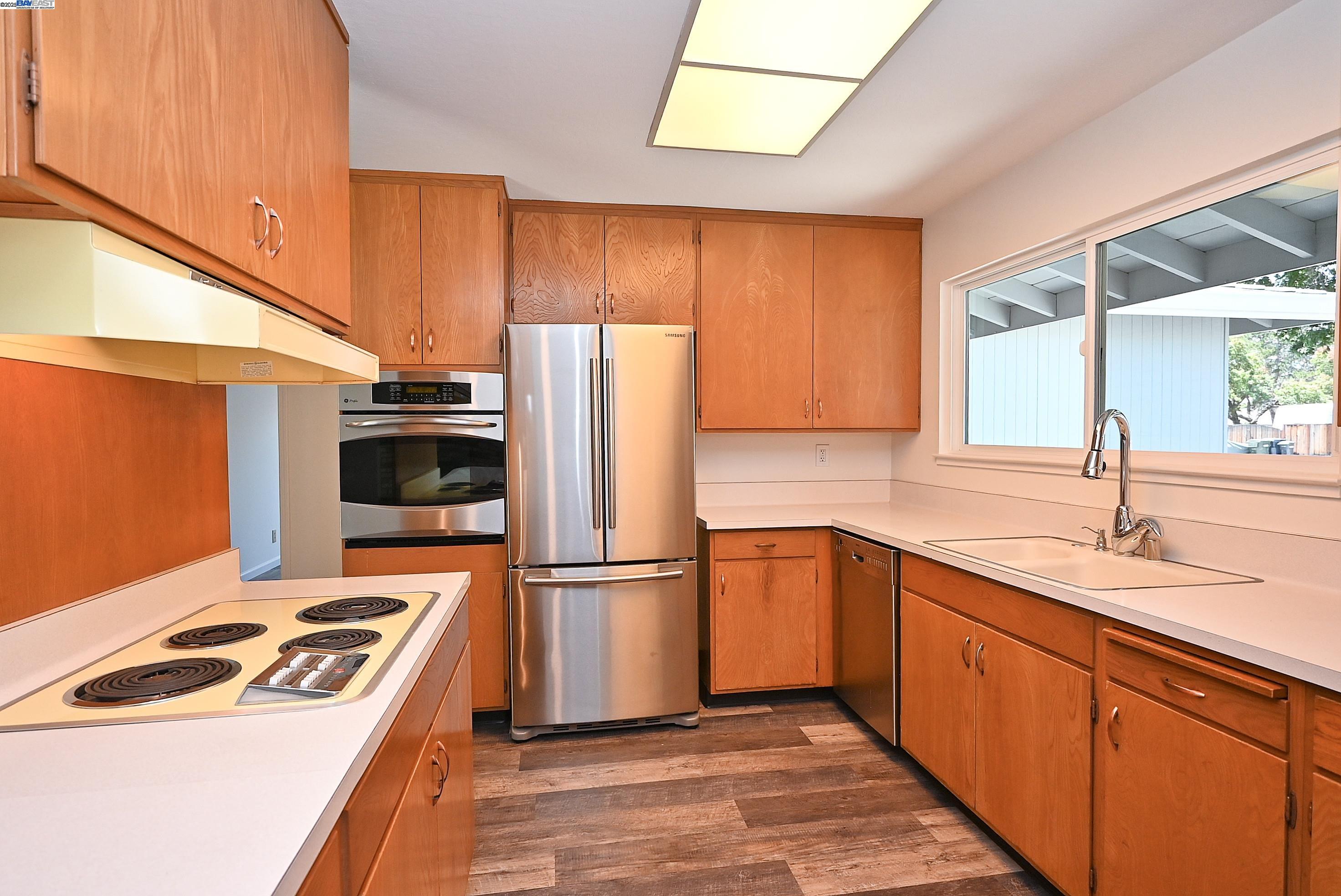 Detail Gallery Image 2 of 35 For 1362 Saint Mary Dr, Livermore,  CA 94550 - 4 Beds | 2 Baths