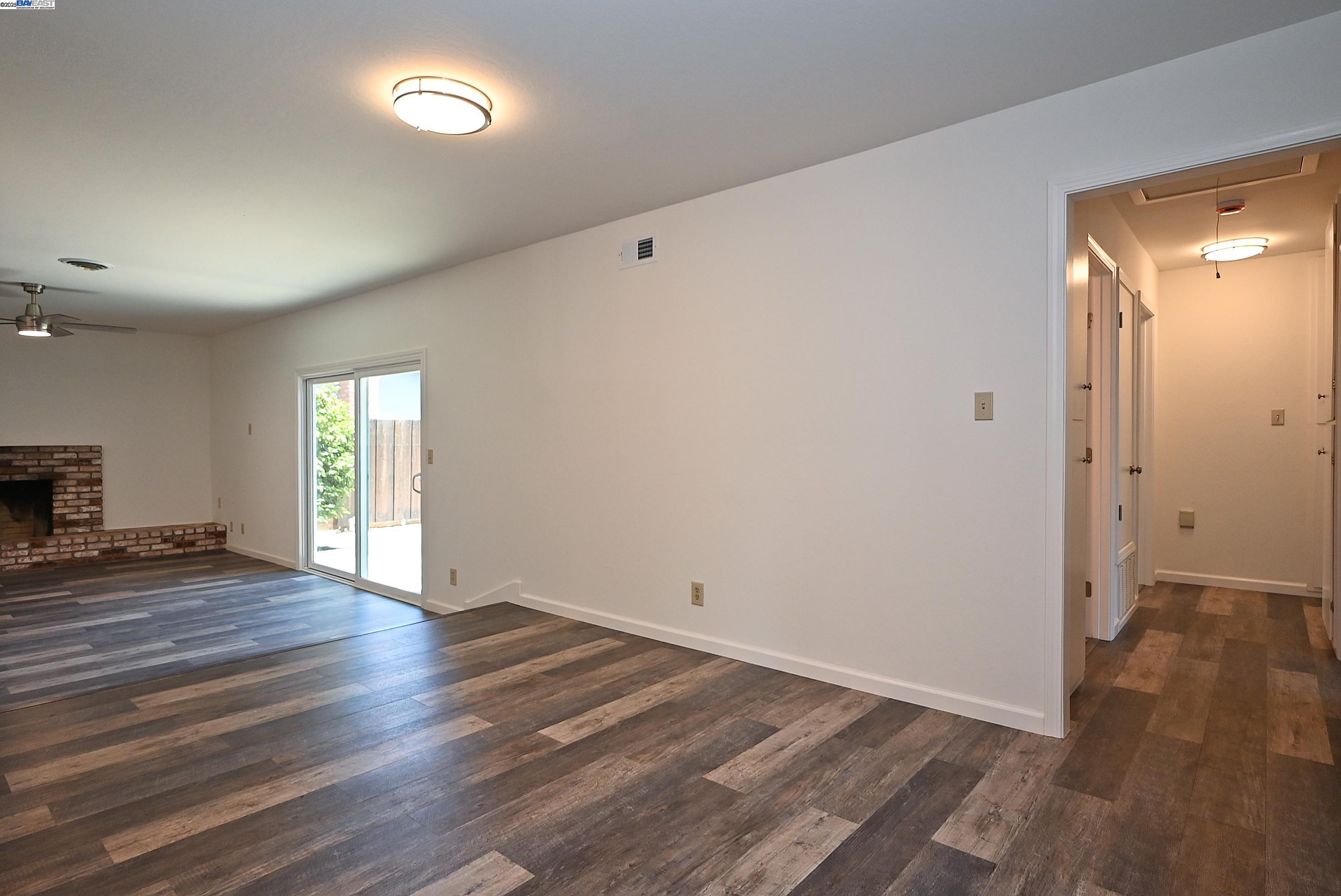 Detail Gallery Image 13 of 35 For 1362 Saint Mary Dr, Livermore,  CA 94550 - 4 Beds | 2 Baths