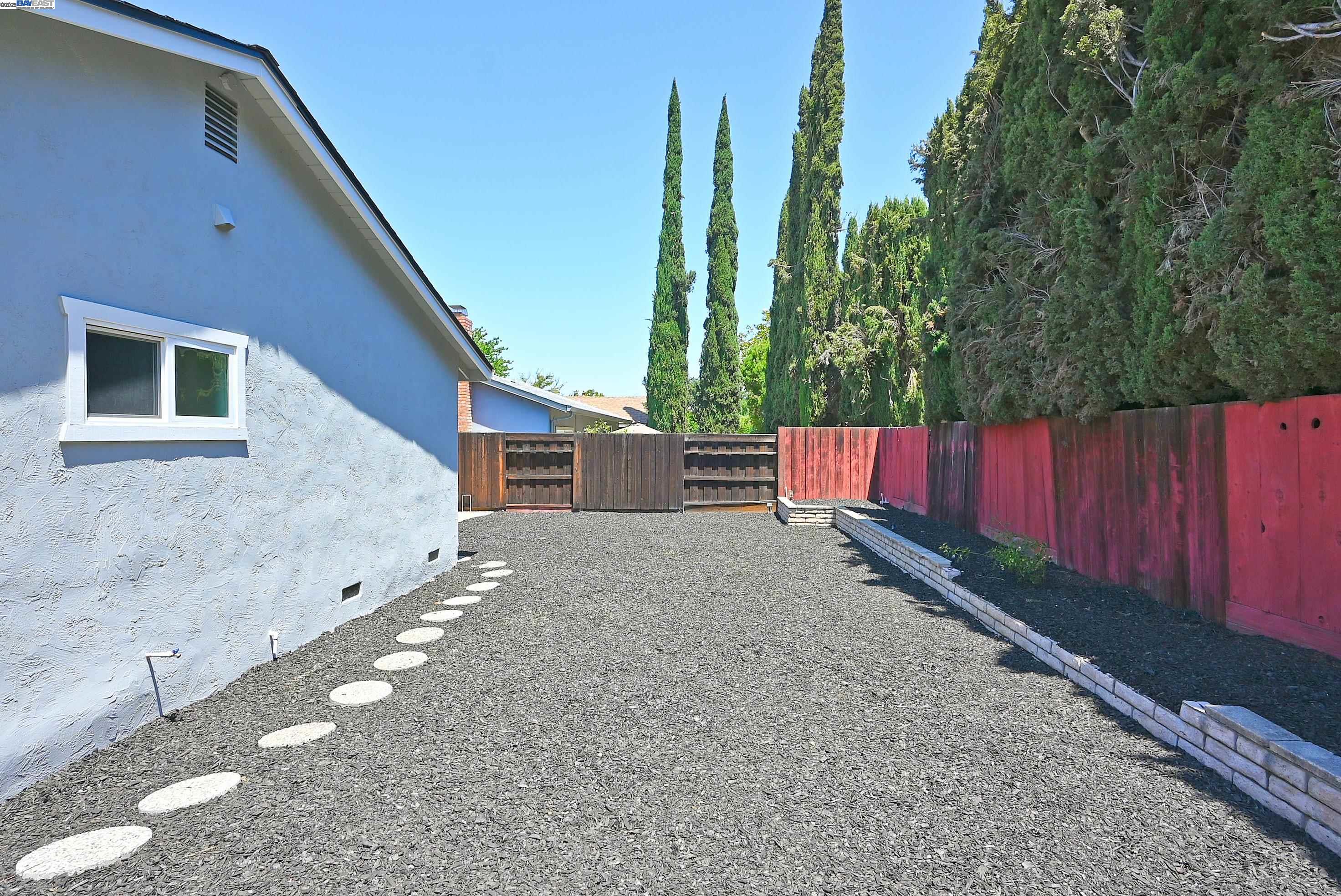 Detail Gallery Image 31 of 35 For 1362 Saint Mary Dr, Livermore,  CA 94550 - 4 Beds | 2 Baths