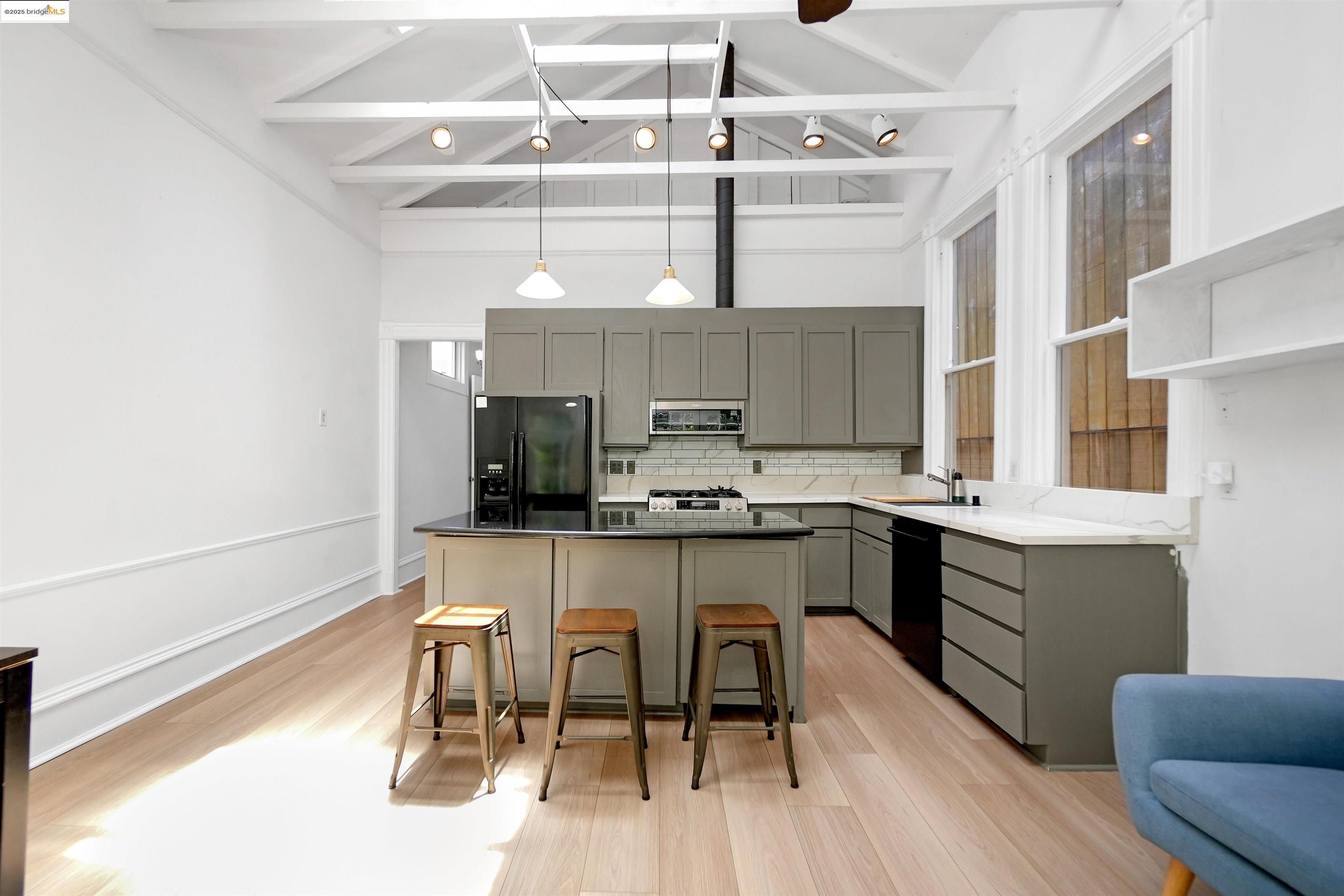 Detail Gallery Image 27 of 60 For 2654-2656 Bush St, San Francisco,  CA 94115-1219 - – Beds | – Baths