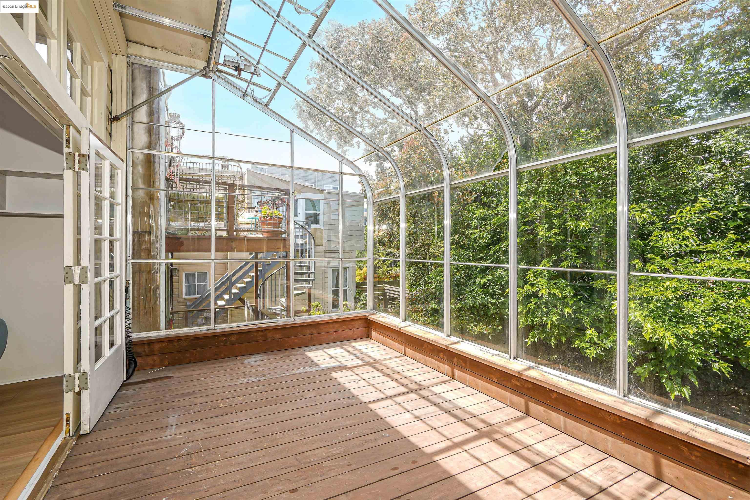 Detail Gallery Image 4 of 60 For 2654-2656 Bush St, San Francisco,  CA 94115-1219 - – Beds | – Baths