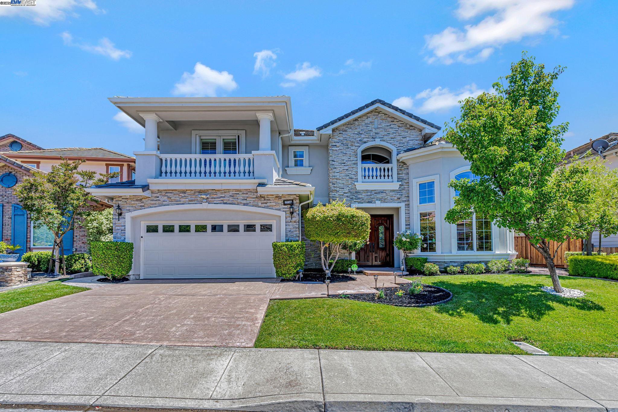 Detail Gallery Image 2 of 60 For 2734 E Sugar Hill Ter, Dublin,  CA 94568 - 5 Beds | 4/1 Baths