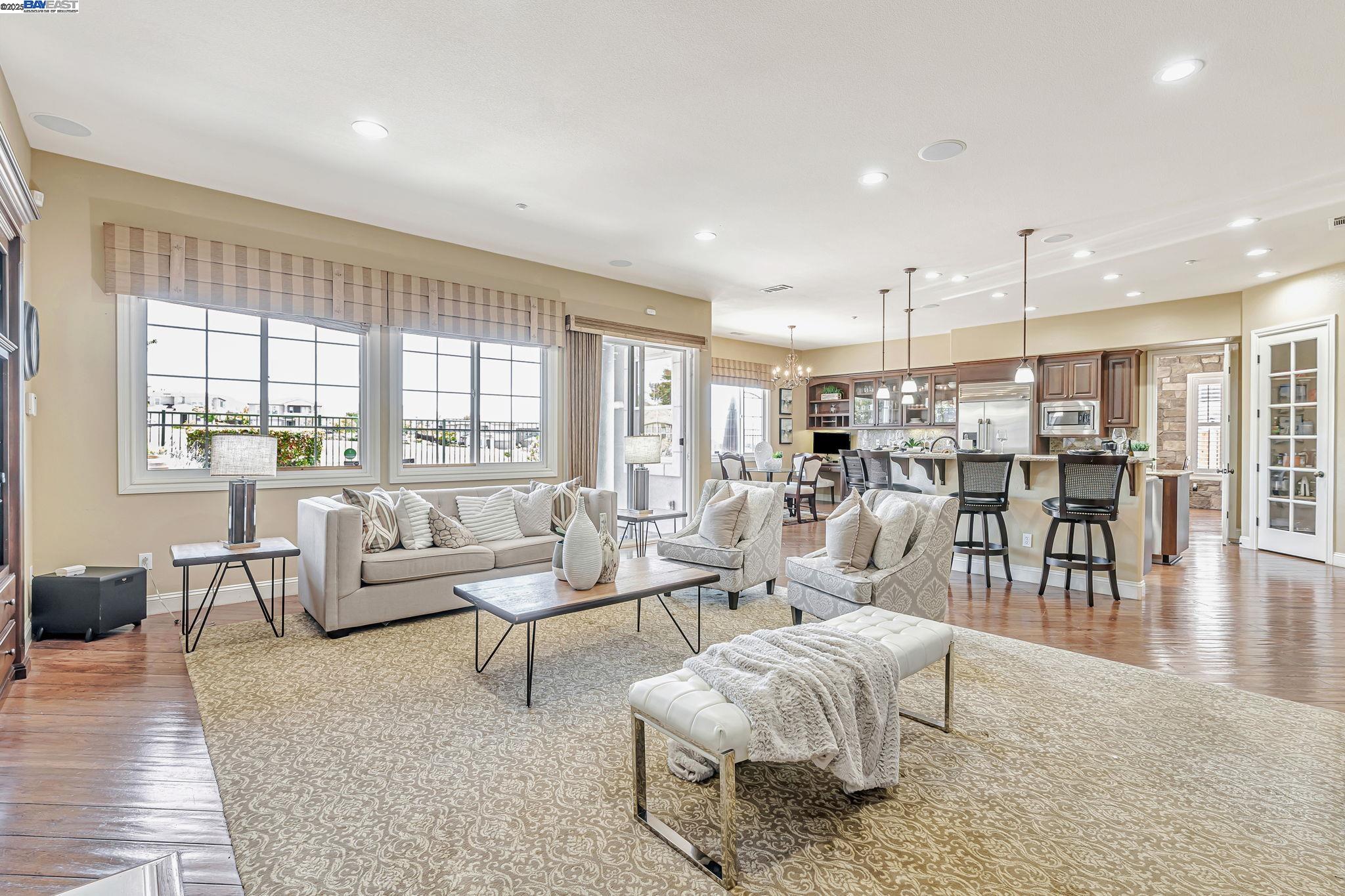 Detail Gallery Image 12 of 60 For 2734 E Sugar Hill Ter, Dublin,  CA 94568 - 5 Beds | 4/1 Baths