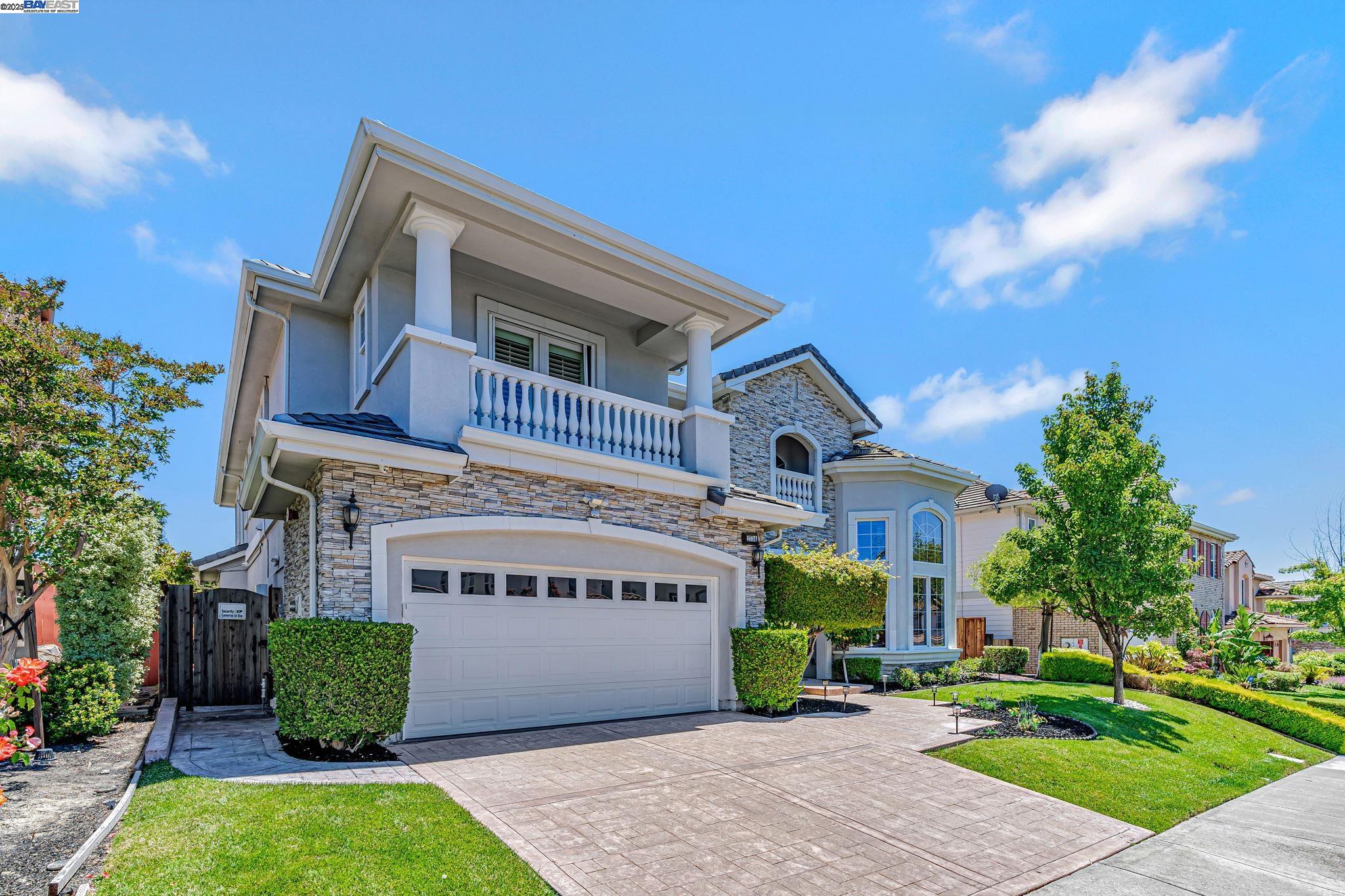 Detail Gallery Image 3 of 60 For 2734 E Sugar Hill Ter, Dublin,  CA 94568 - 5 Beds | 4/1 Baths