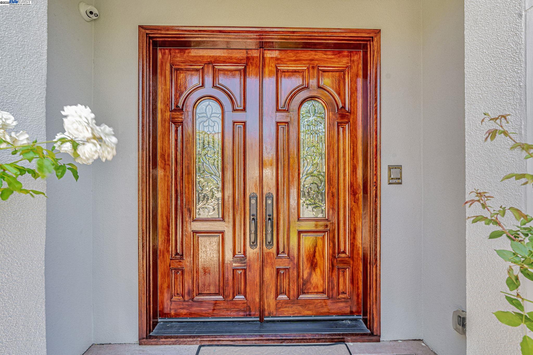 Detail Gallery Image 4 of 60 For 2734 E Sugar Hill Ter, Dublin,  CA 94568 - 5 Beds | 4/1 Baths