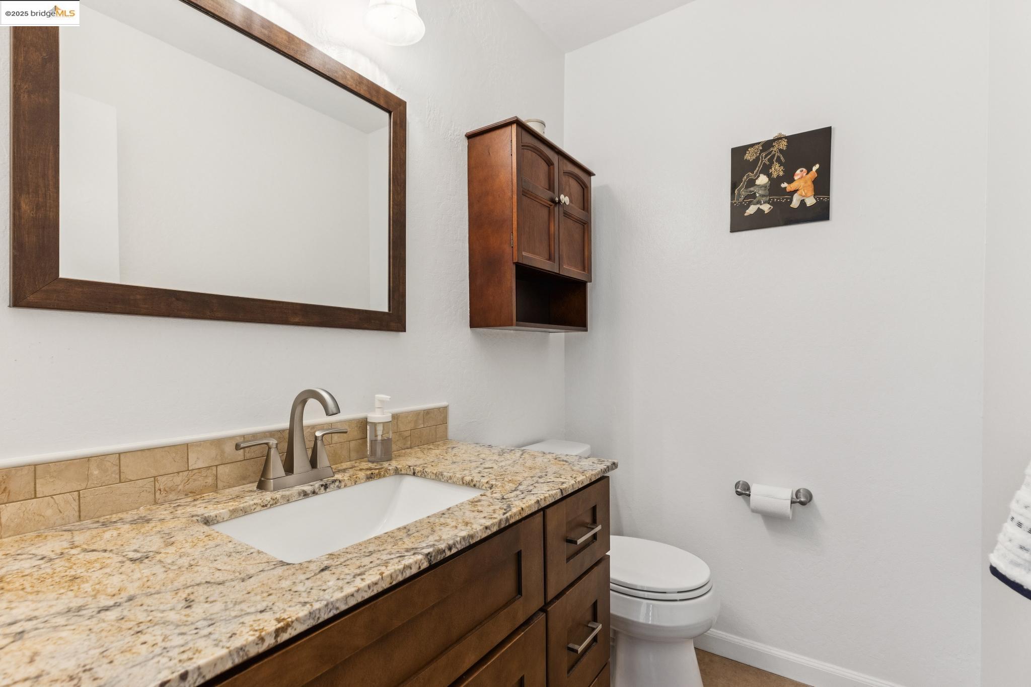 Detail Gallery Image 15 of 46 For 3422 Sunleaf Way, Richmond,  CA 94806 - 3 Beds | 2/1 Baths