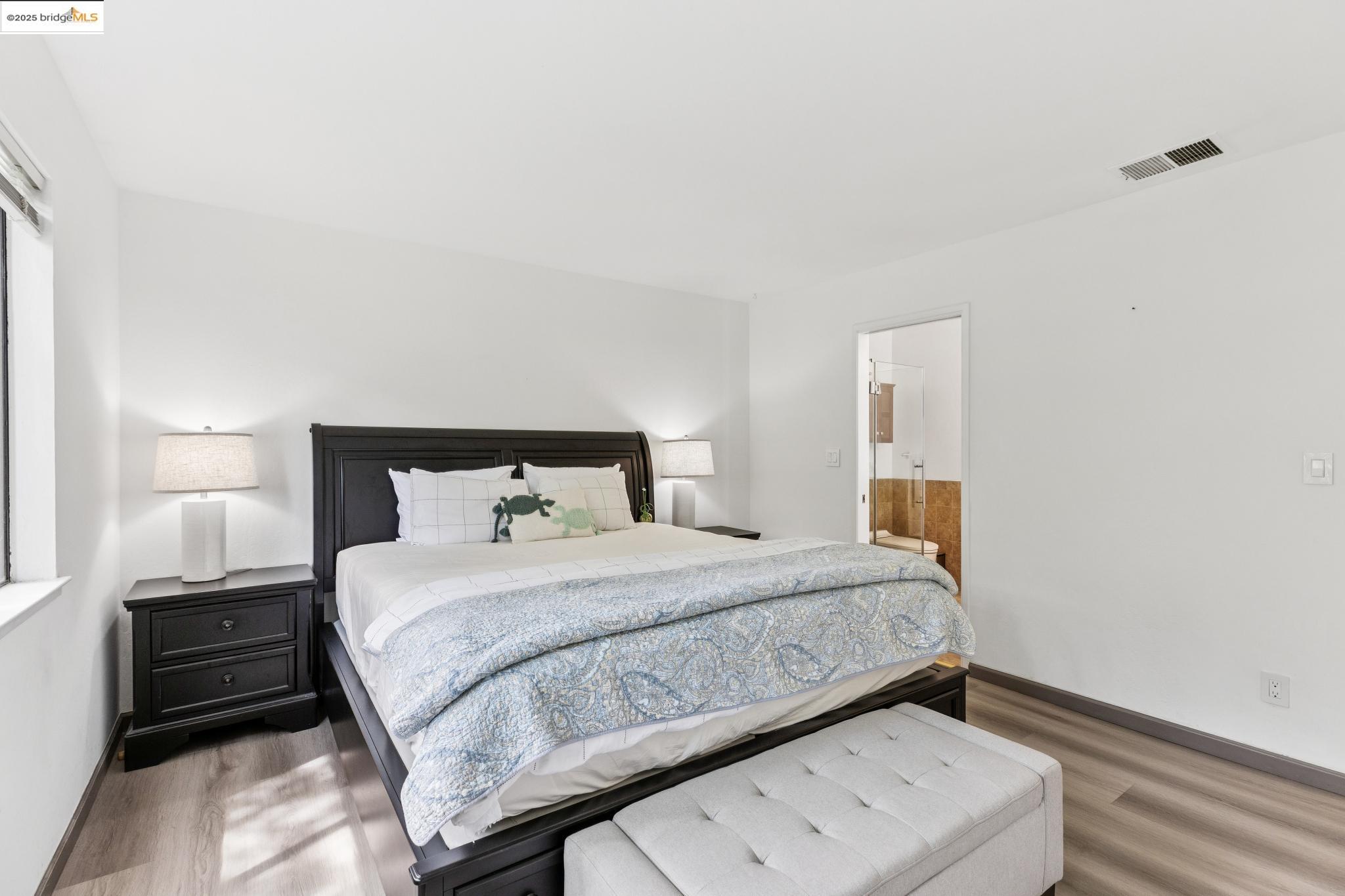Detail Gallery Image 18 of 46 For 3422 Sunleaf Way, Richmond,  CA 94806 - 3 Beds | 2/1 Baths