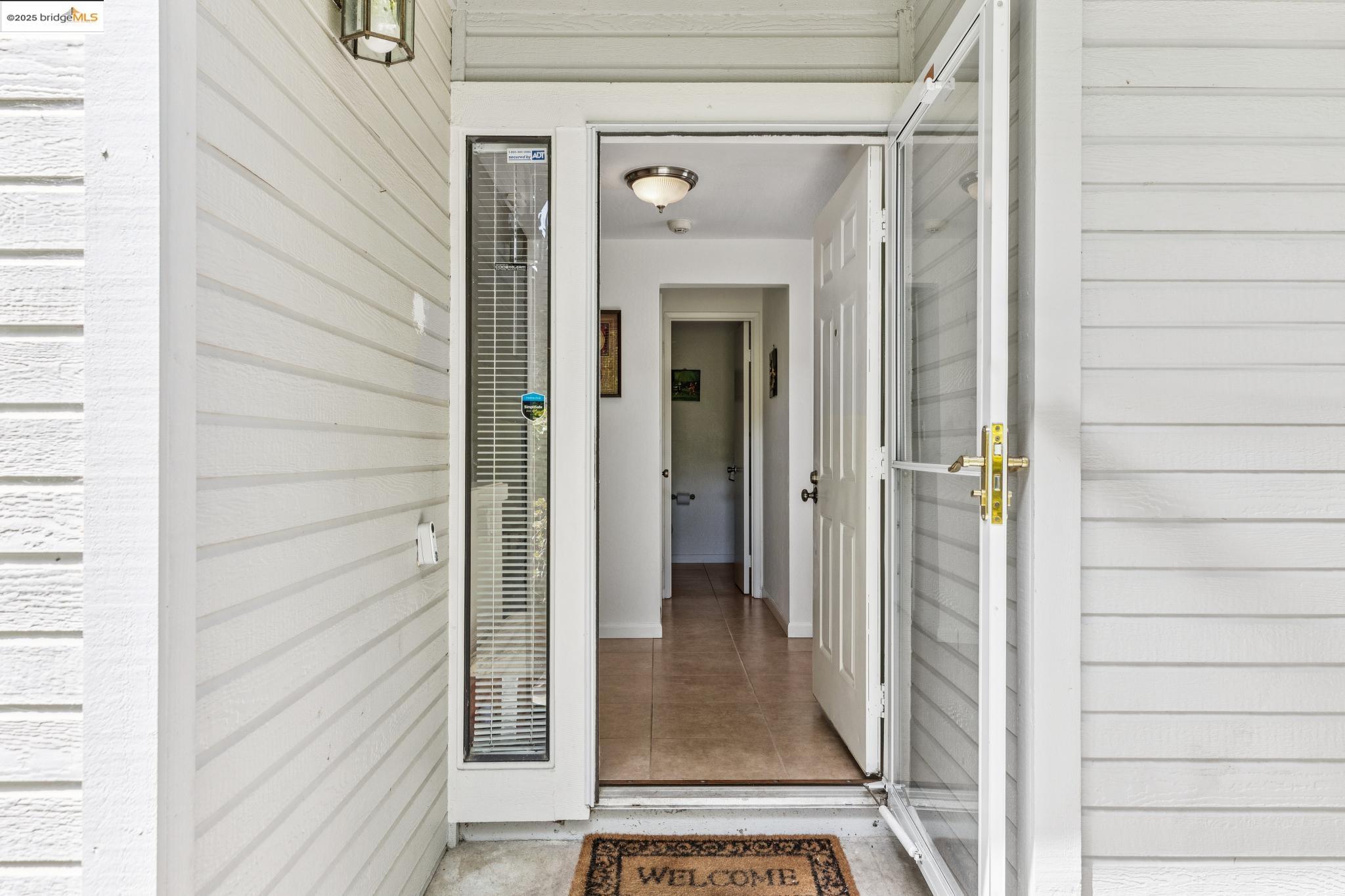 Detail Gallery Image 3 of 46 For 3422 Sunleaf Way, Richmond,  CA 94806 - 3 Beds | 2/1 Baths