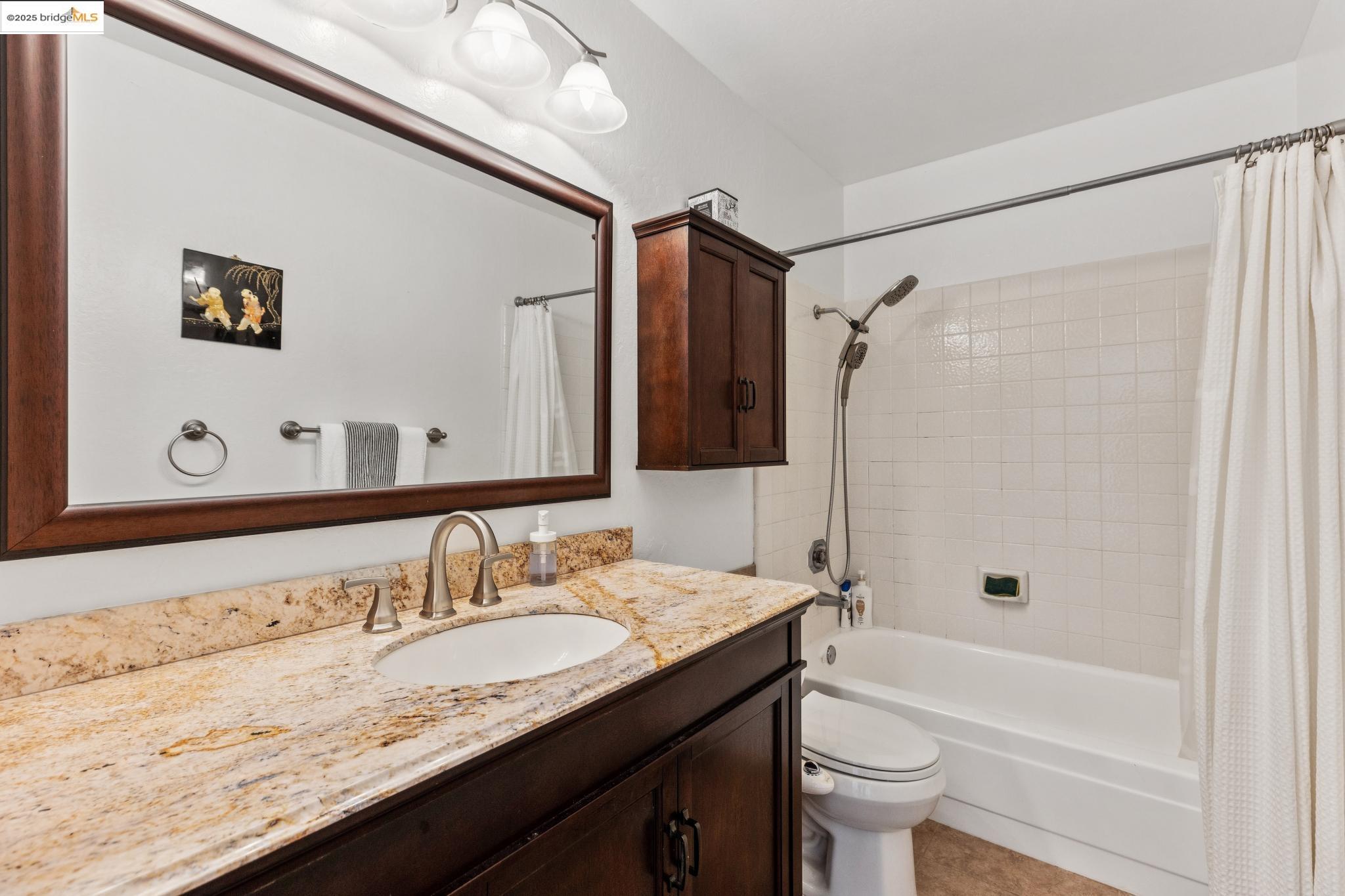 Detail Gallery Image 27 of 46 For 3422 Sunleaf Way, Richmond,  CA 94806 - 3 Beds | 2/1 Baths