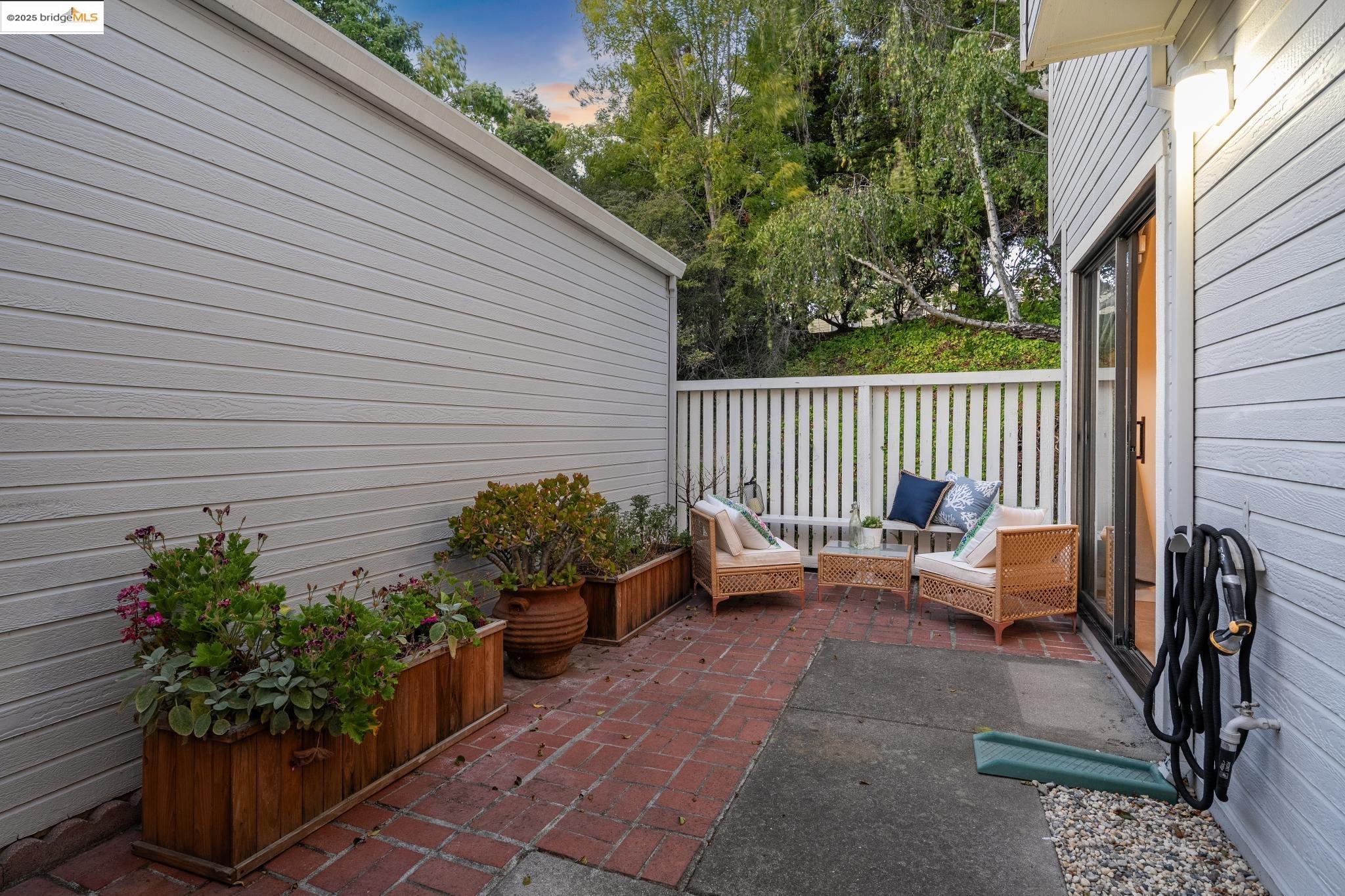 Detail Gallery Image 31 of 46 For 3422 Sunleaf Way, Richmond,  CA 94806 - 3 Beds | 2/1 Baths