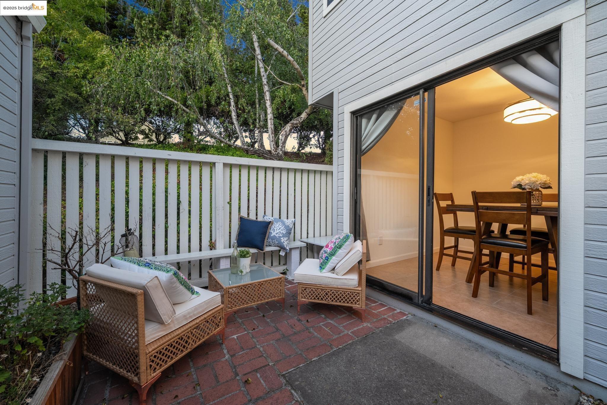 Detail Gallery Image 32 of 46 For 3422 Sunleaf Way, Richmond,  CA 94806 - 3 Beds | 2/1 Baths