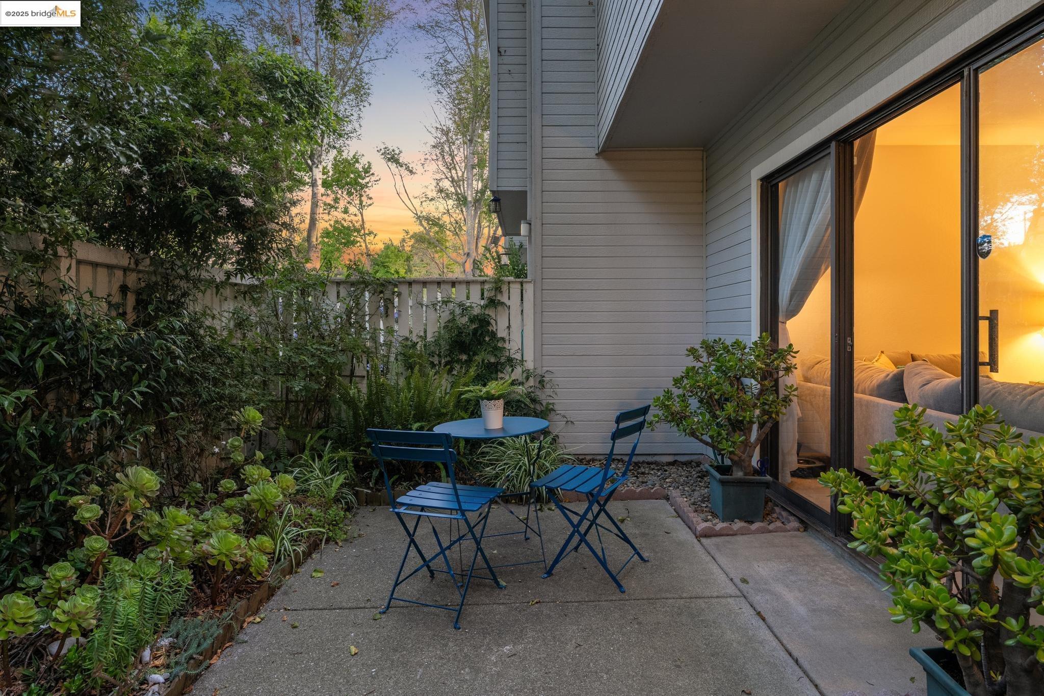 Detail Gallery Image 37 of 46 For 3422 Sunleaf Way, Richmond,  CA 94806 - 3 Beds | 2/1 Baths