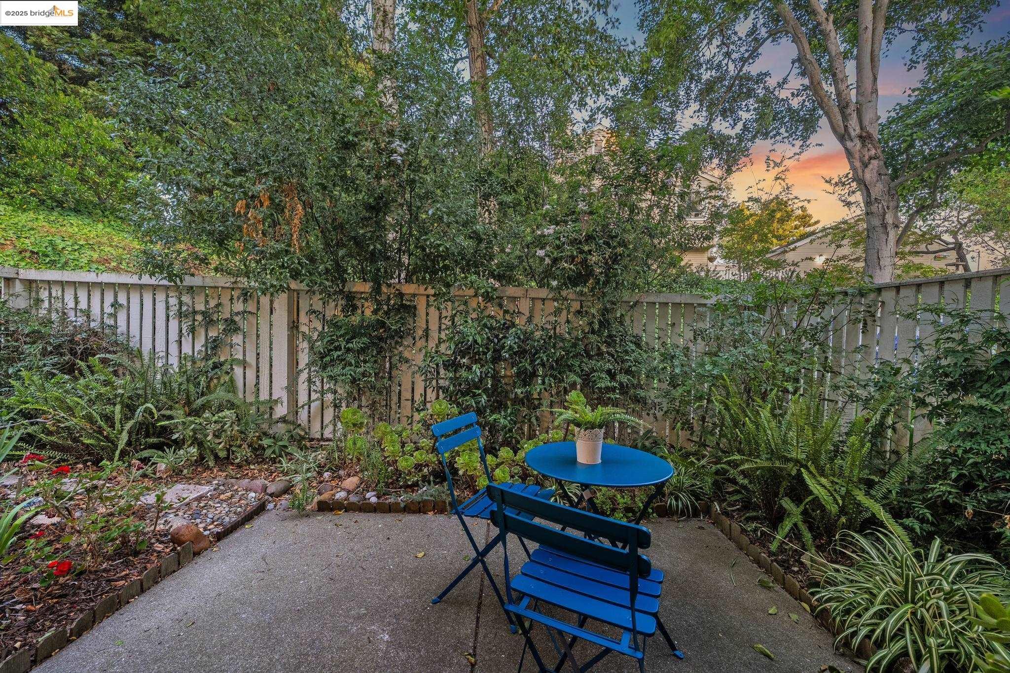 Detail Gallery Image 38 of 46 For 3422 Sunleaf Way, Richmond,  CA 94806 - 3 Beds | 2/1 Baths
