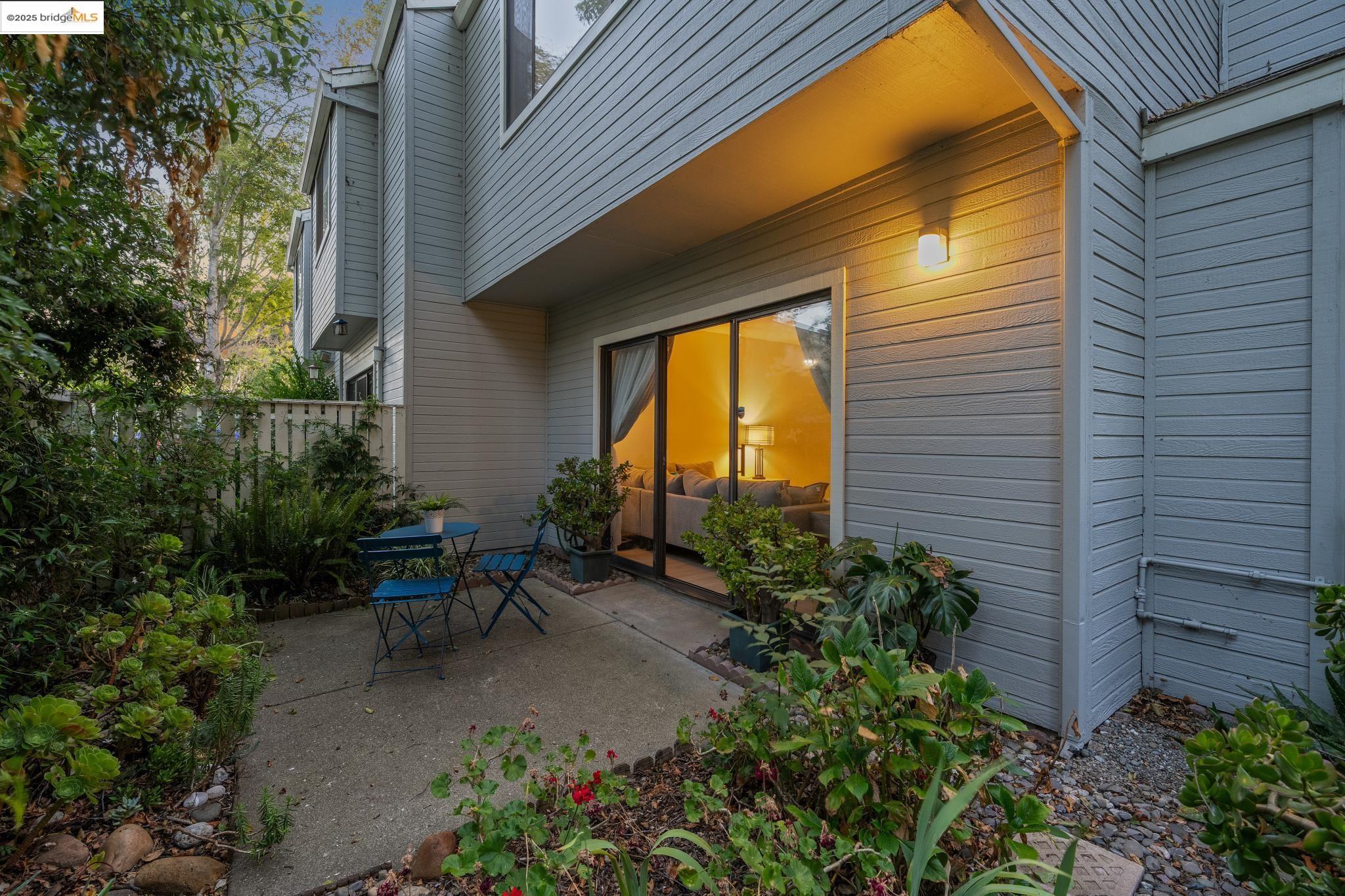 Detail Gallery Image 40 of 46 For 3422 Sunleaf Way, Richmond,  CA 94806 - 3 Beds | 2/1 Baths