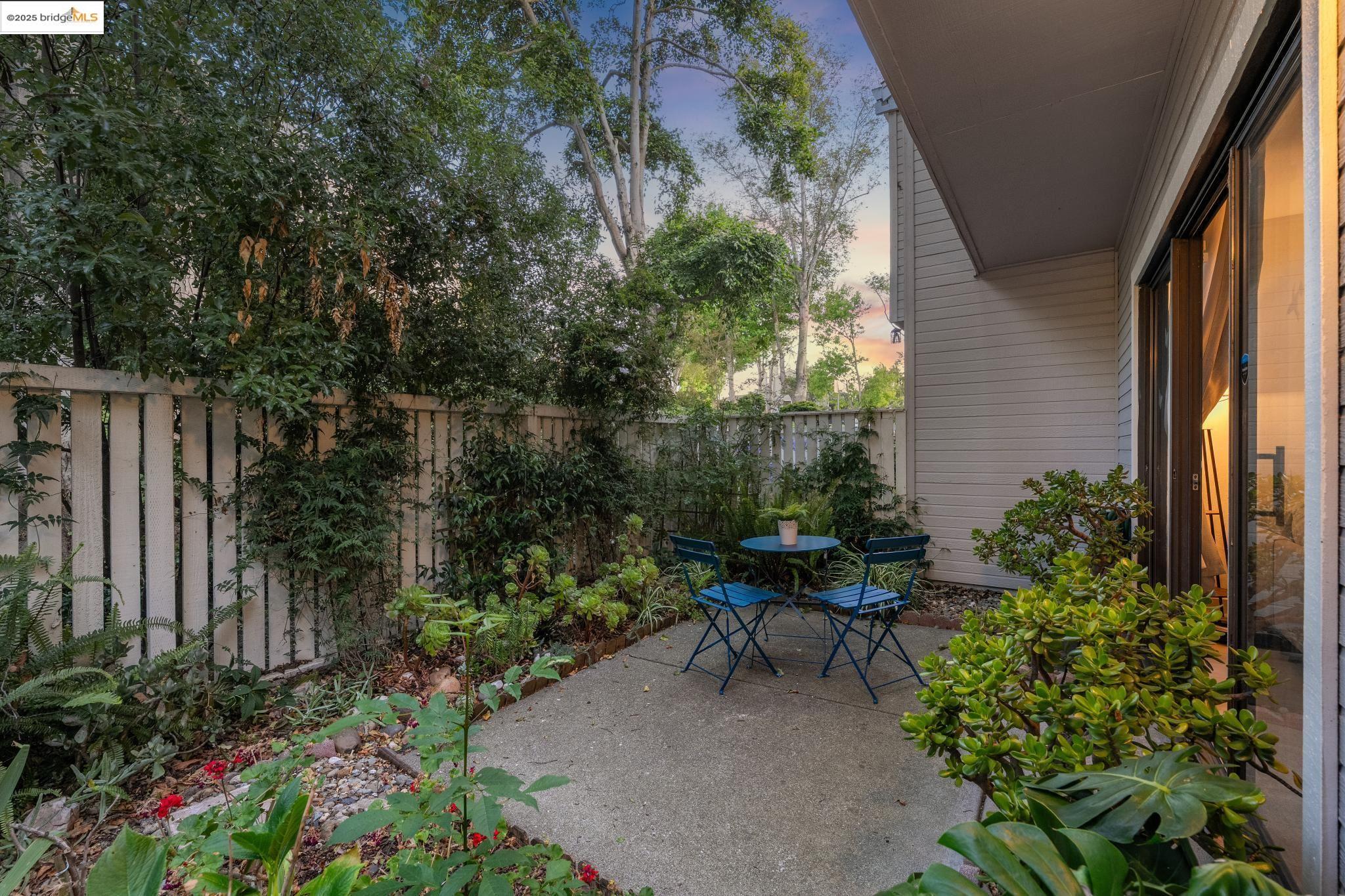 Detail Gallery Image 41 of 46 For 3422 Sunleaf Way, Richmond,  CA 94806 - 3 Beds | 2/1 Baths