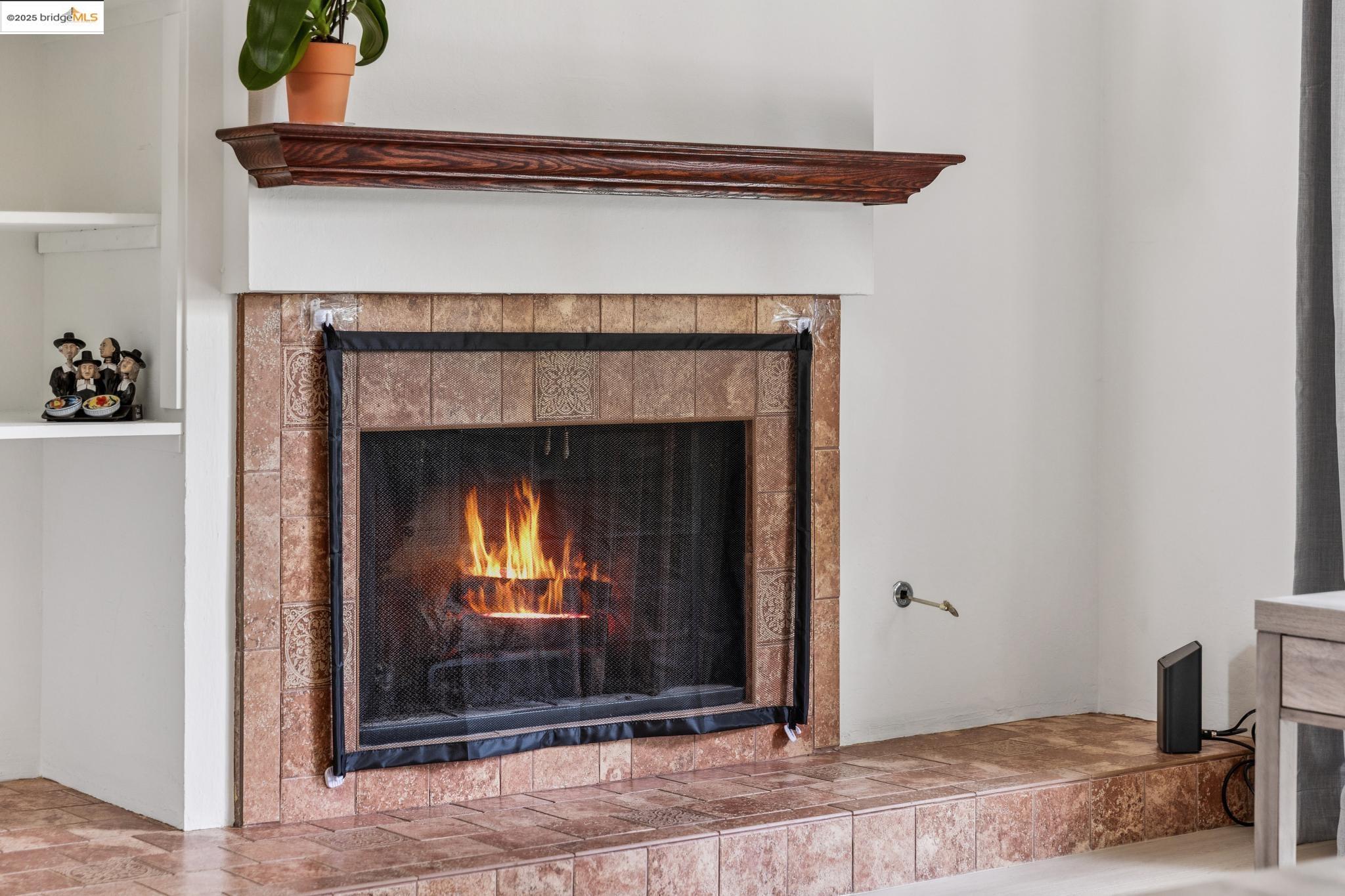 Detail Gallery Image 6 of 46 For 3422 Sunleaf Way, Richmond,  CA 94806 - 3 Beds | 2/1 Baths
