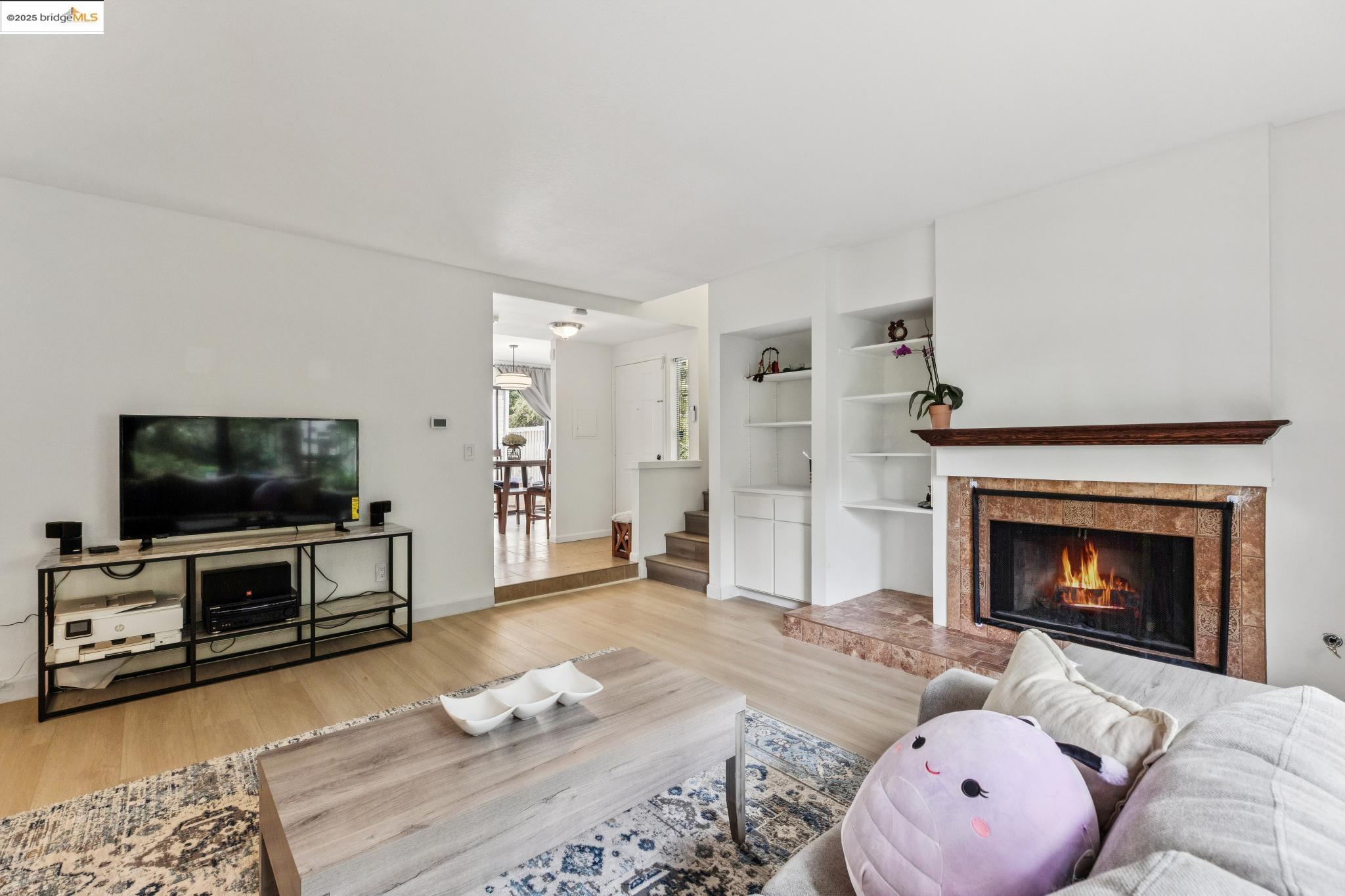Detail Gallery Image 7 of 46 For 3422 Sunleaf Way, Richmond,  CA 94806 - 3 Beds | 2/1 Baths