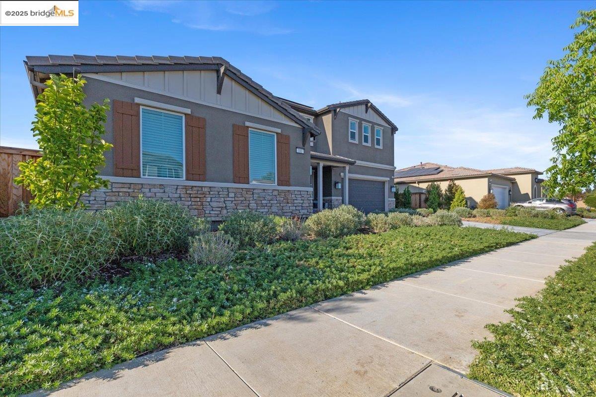 Front Image Thumbnail for EB41104008