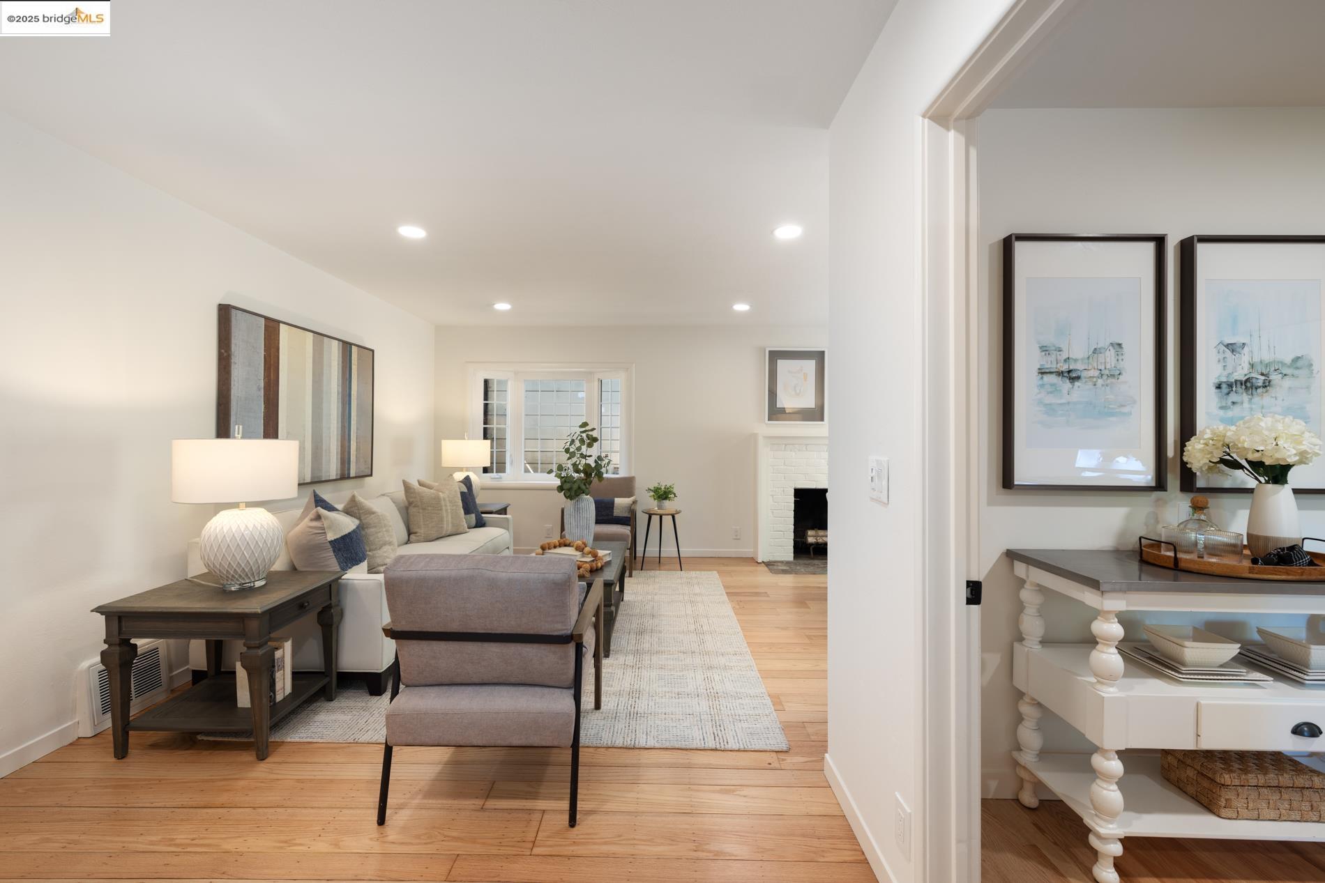 Detail Gallery Image 12 of 39 For 5808 Moraga Avenue, Oakland,  CA 94611 - 3 Beds | 1/1 Baths