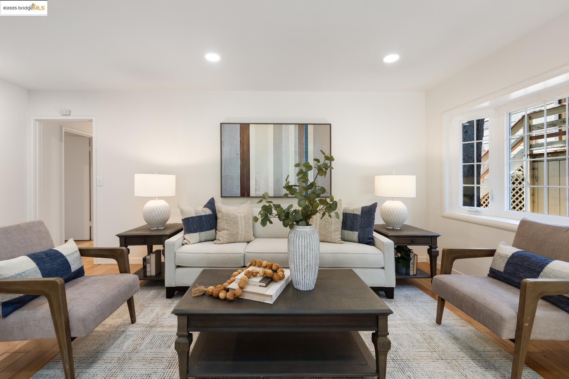 Detail Gallery Image 14 of 39 For 5808 Moraga Avenue, Oakland,  CA 94611 - 3 Beds | 1/1 Baths