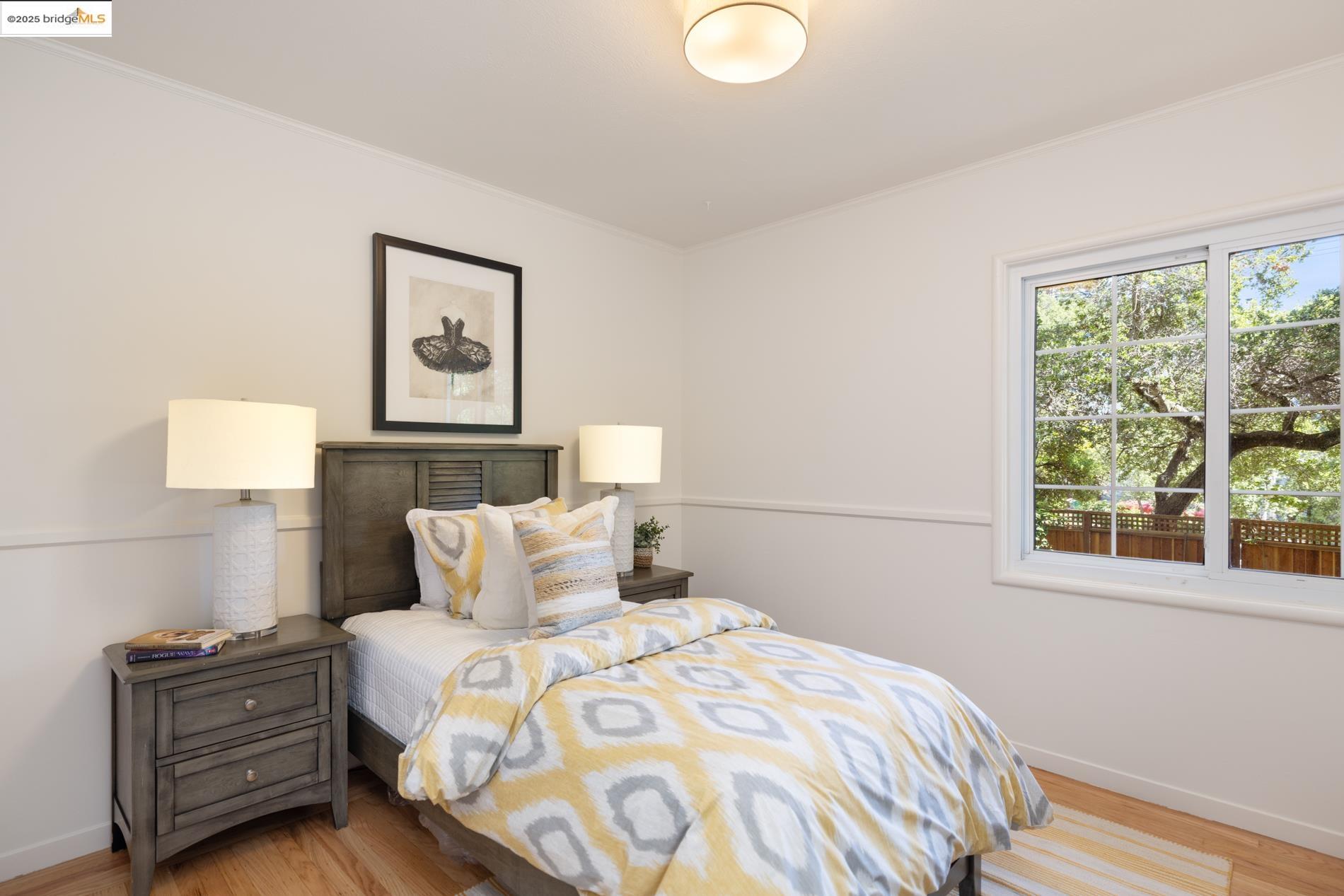 Detail Gallery Image 25 of 39 For 5808 Moraga Avenue, Oakland,  CA 94611 - 3 Beds | 1/1 Baths