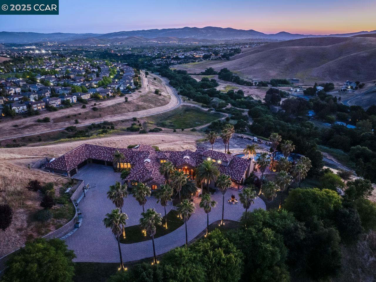 Detail Gallery Image 2 of 60 For 1615 Lawrence Rd, Danville,  CA 94506 - 4 Beds | 4/2 Baths