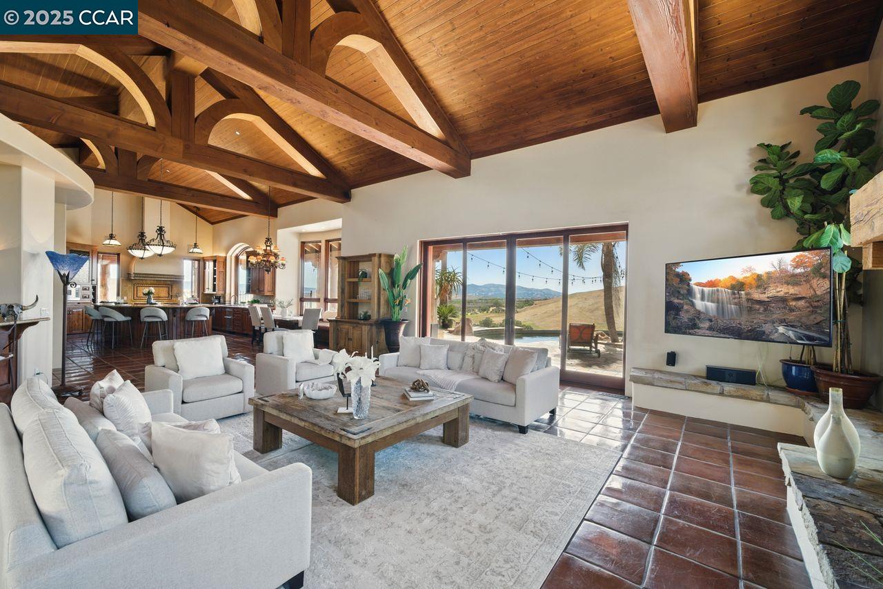 Detail Gallery Image 11 of 60 For 1615 Lawrence Rd, Danville,  CA 94506 - 4 Beds | 4/2 Baths