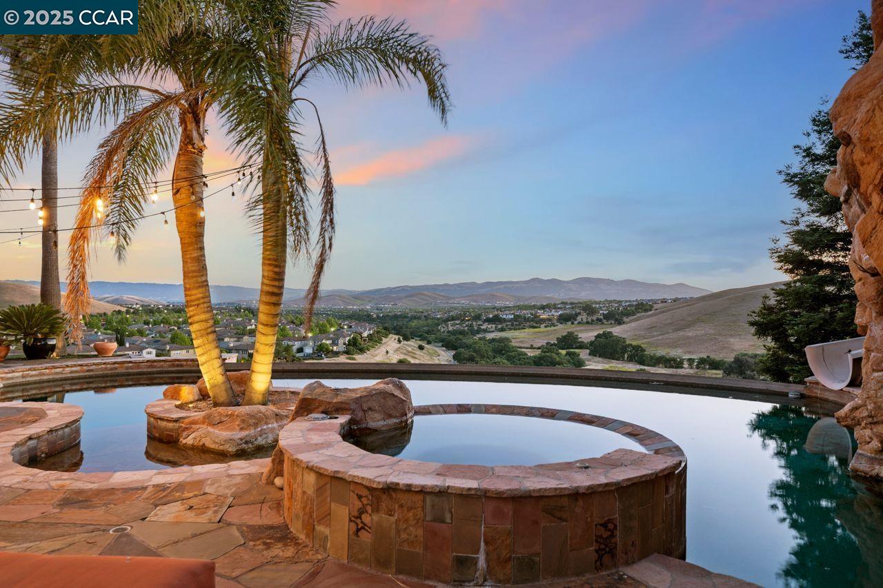 Detail Gallery Image 3 of 60 For 1615 Lawrence Rd, Danville,  CA 94506 - 4 Beds | 4/2 Baths