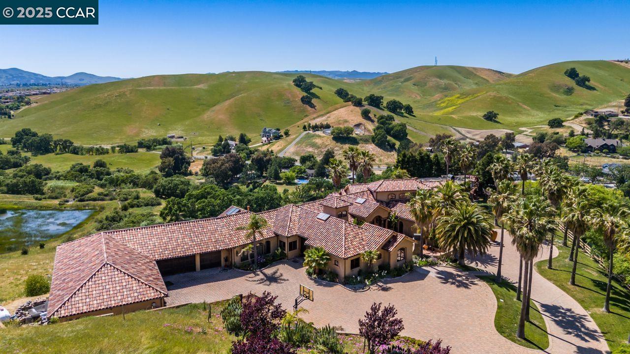 Detail Gallery Image 52 of 60 For 1615 Lawrence Rd, Danville,  CA 94506 - 4 Beds | 4/2 Baths
